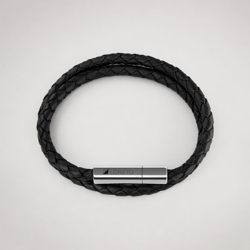 Schwarzes doppelt geflochtenes Lederarmband aus 100 % argentinischem Leder und Titan