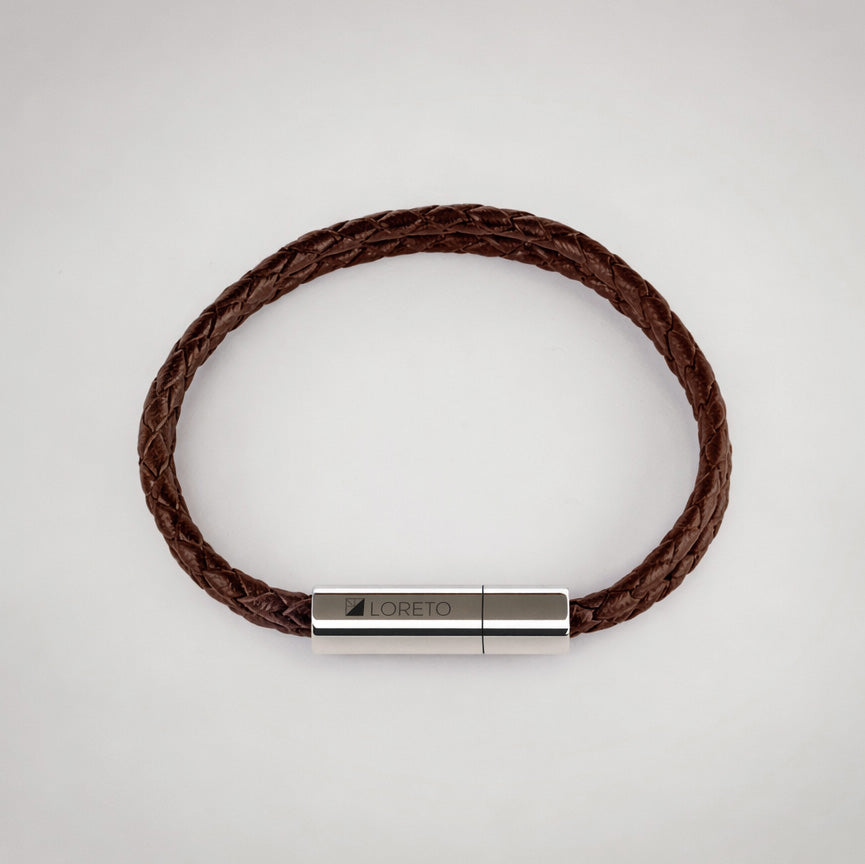 Geflochtenes braunes Lederarmband aus 100 % argentinischem Leder und Titan