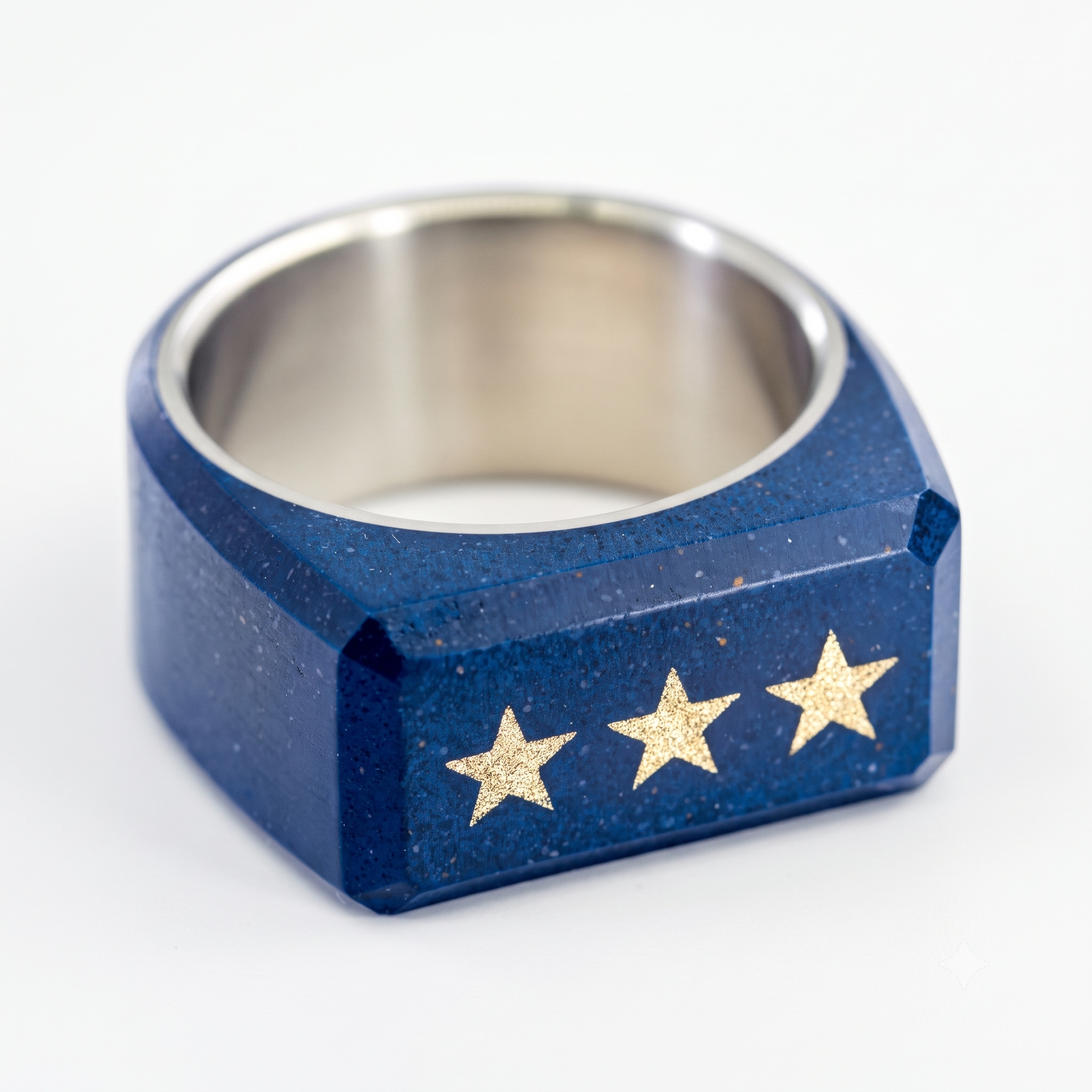 Anillo Tres Estrellas de Hormigón Negro y Titanio