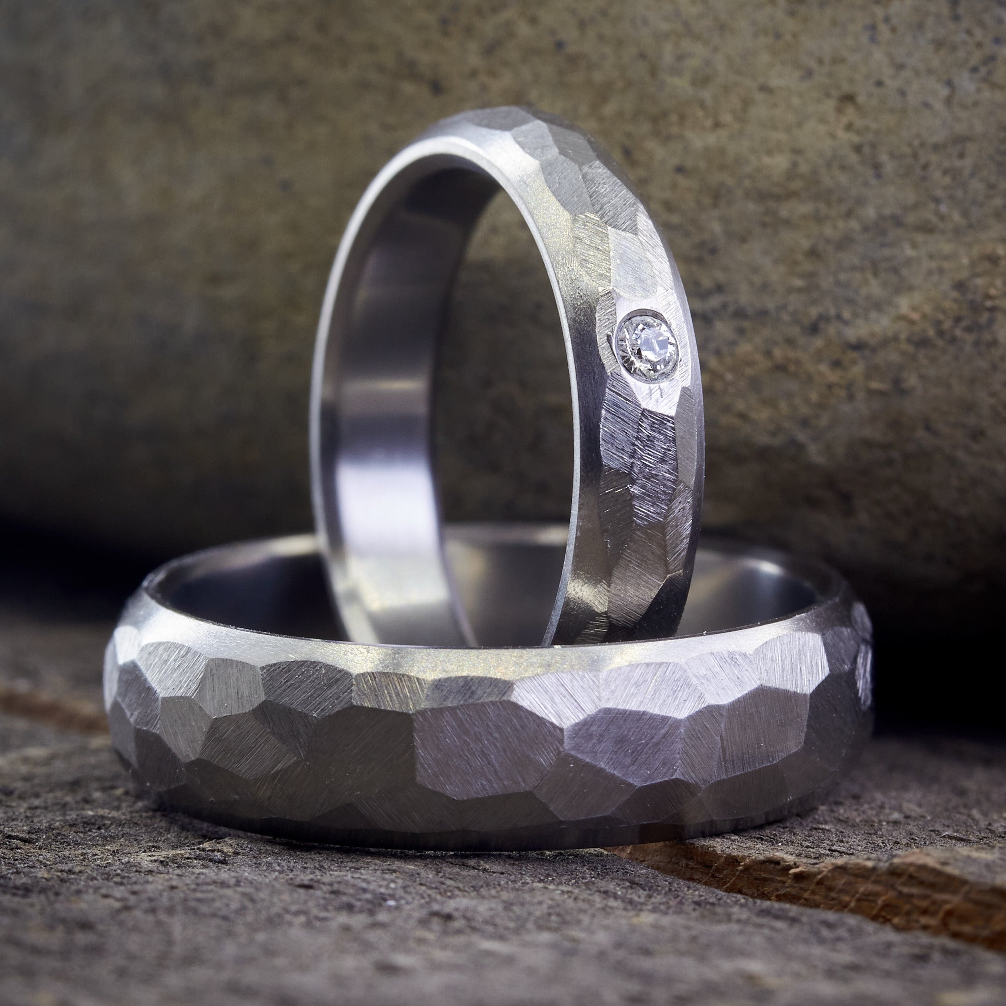 Set Hammered titanium