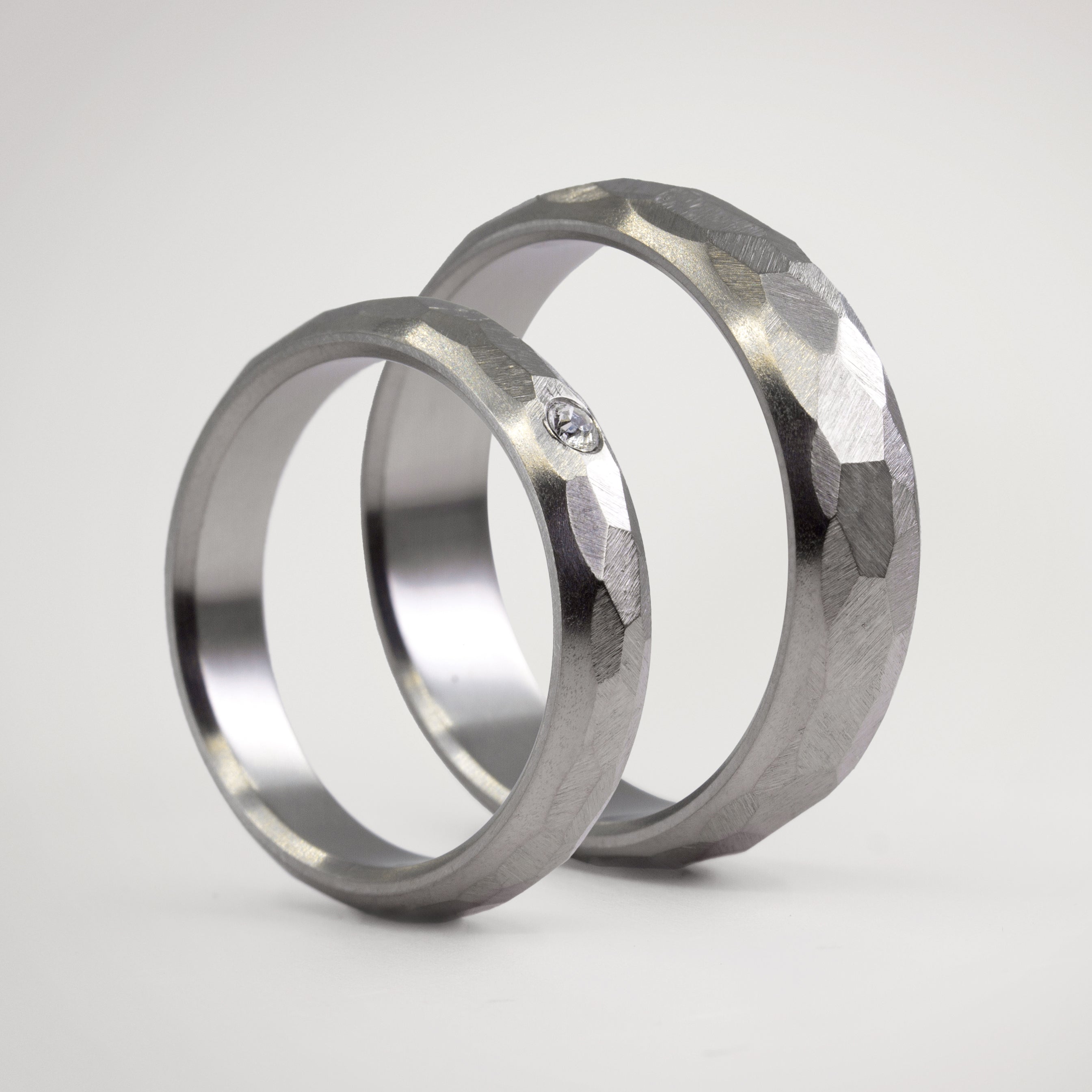 Set Hammered titanium