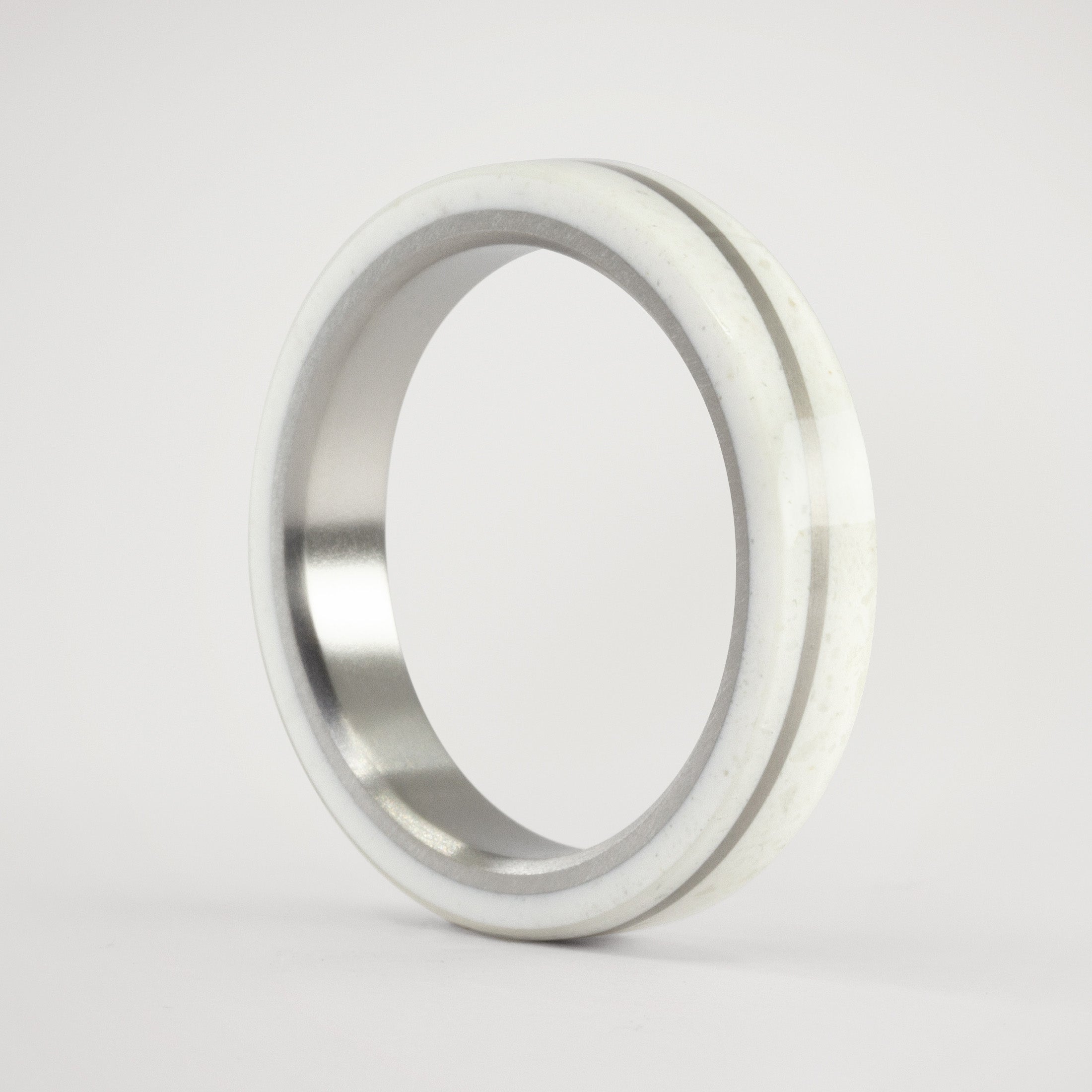 Set diagonal carrara marble and titanium