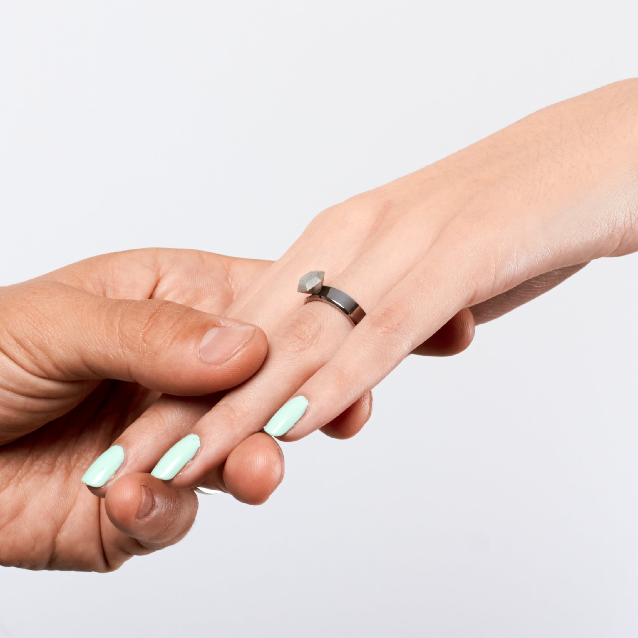 Alternative Solitaire Gray Concrete diamond Ring