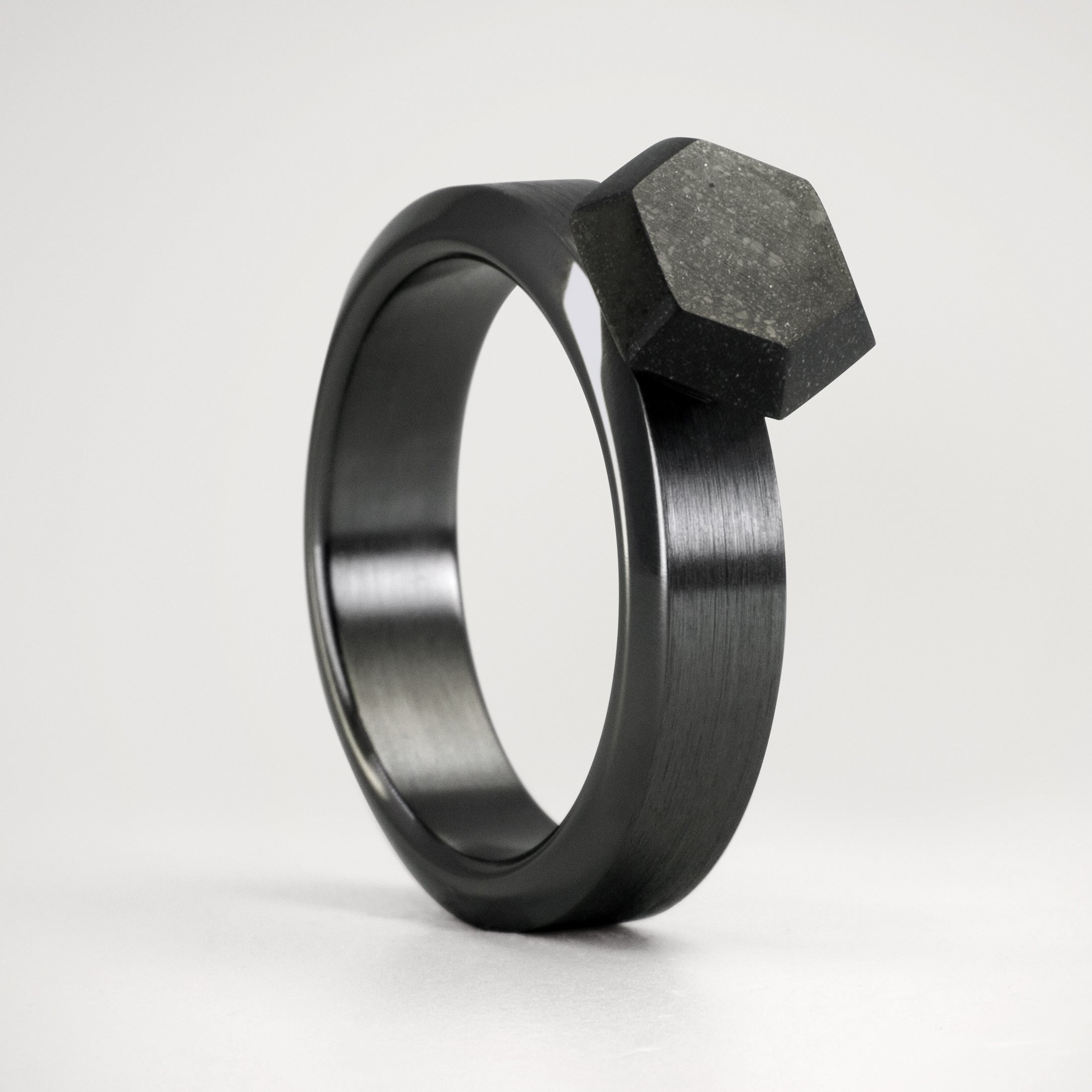 Set Brushed and Hammered Zirconium with graphite diamond