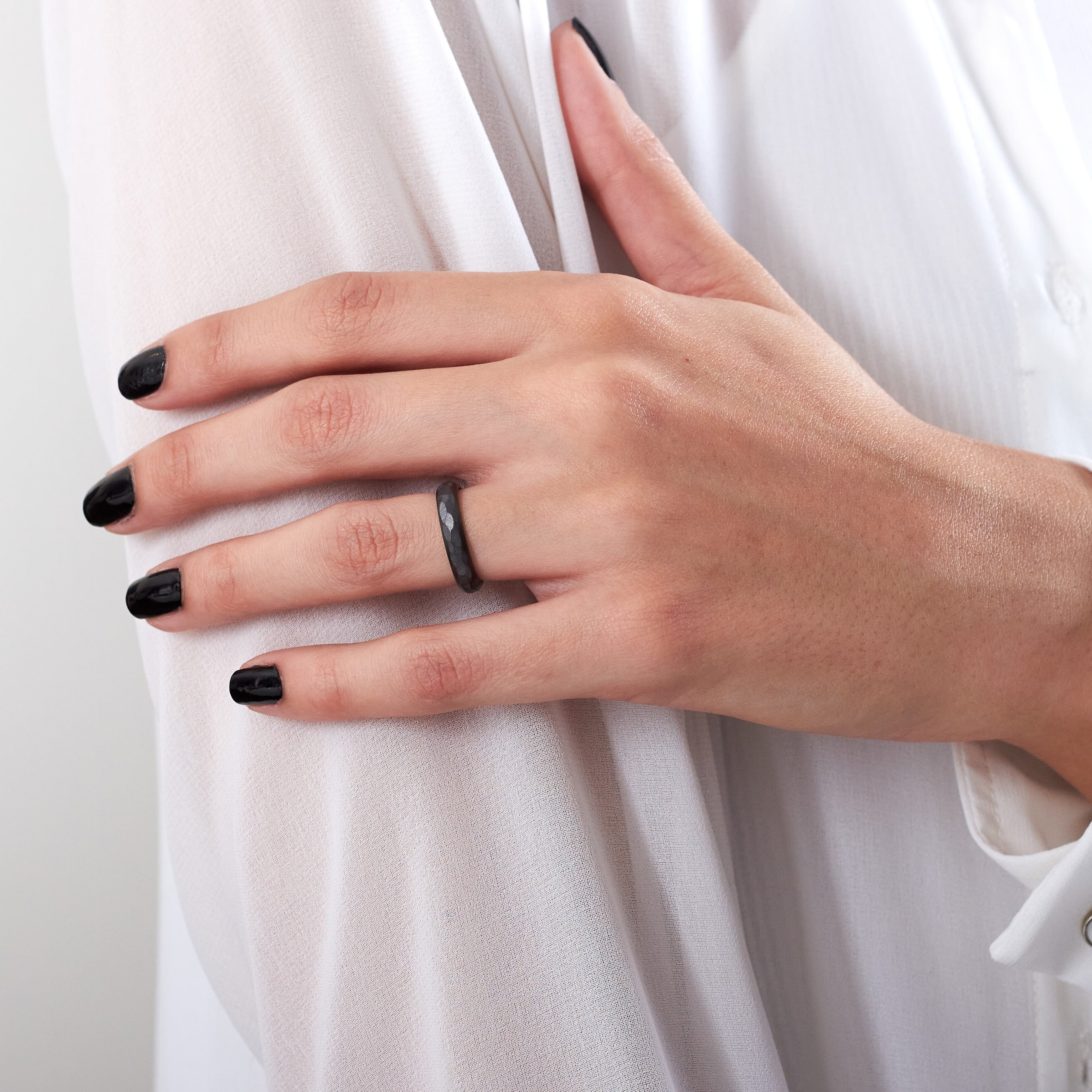 Hammered Black Zirconium women ring