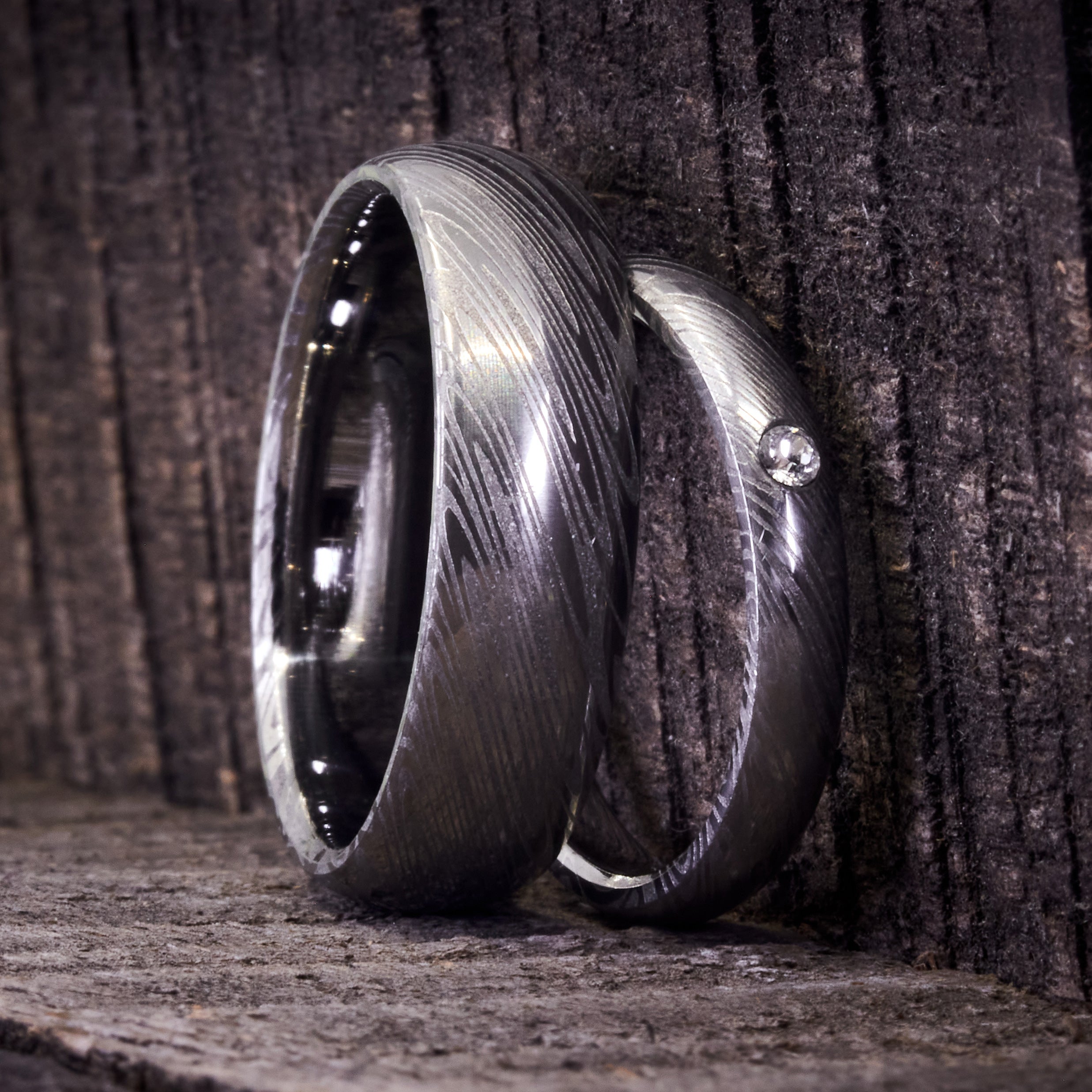 Polished Damascus steel women ring