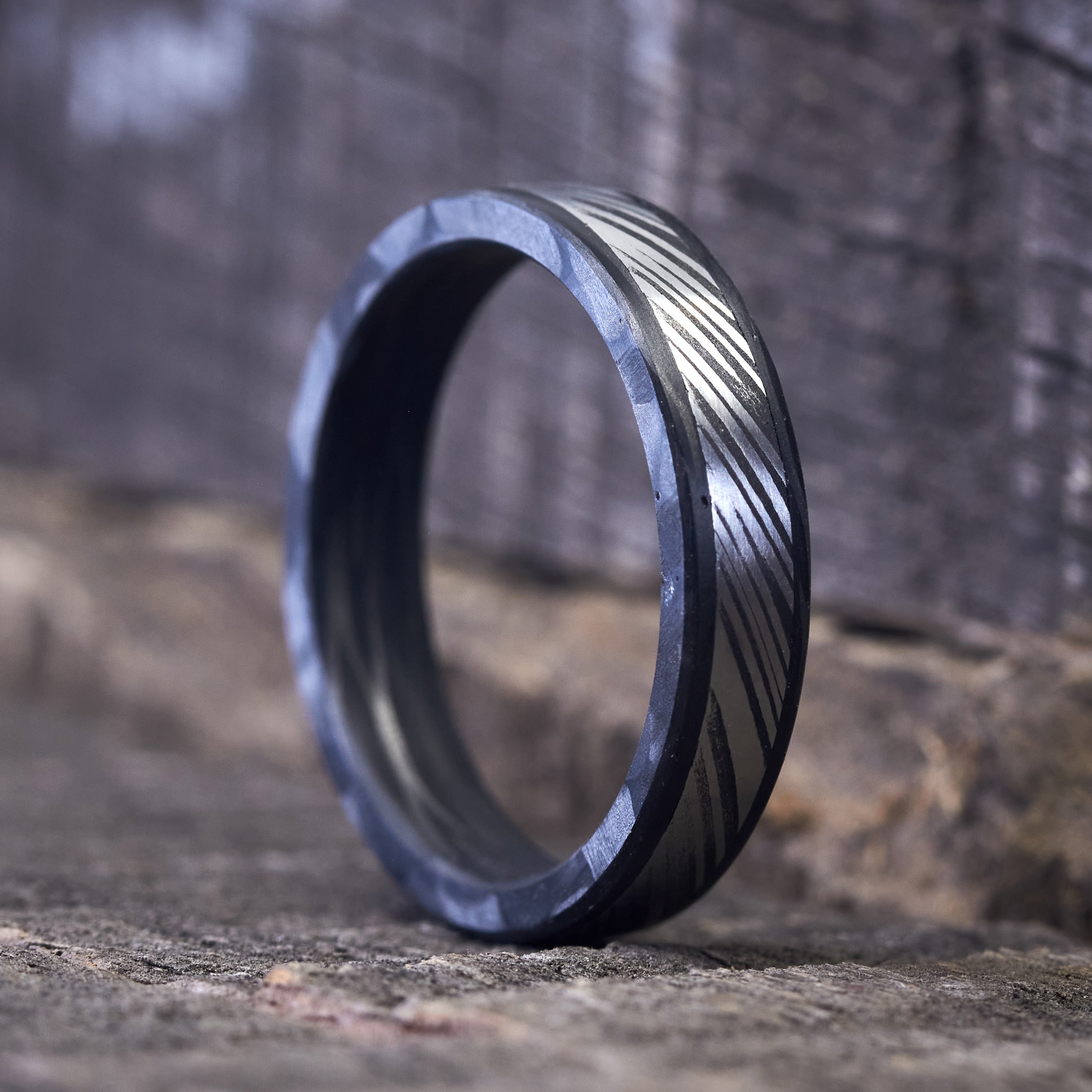 Darkened Damascus steel & wavy carbon fiber women ring