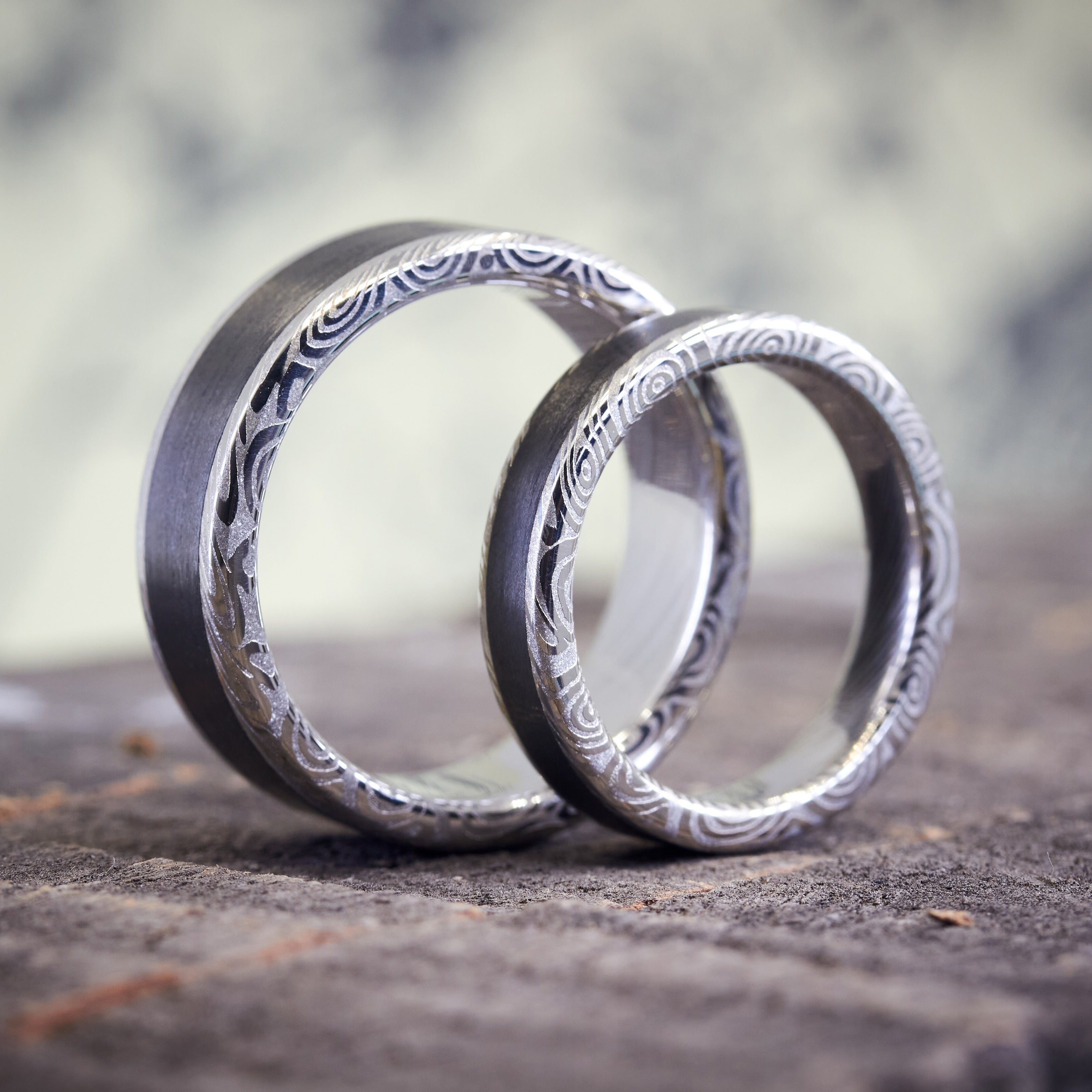 Set polished damascus steel and carbon fiber