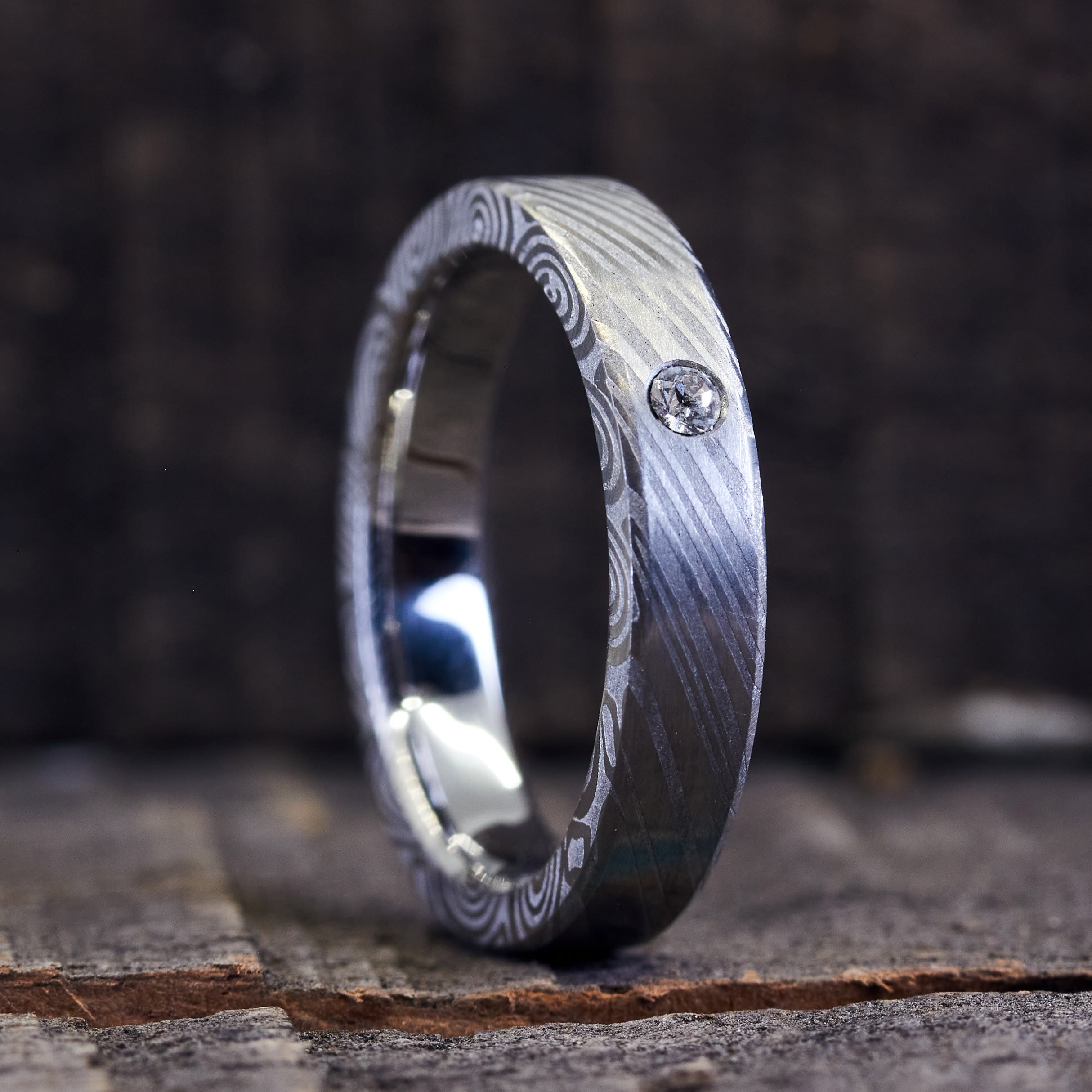 Flat Damascus steel ring crystal