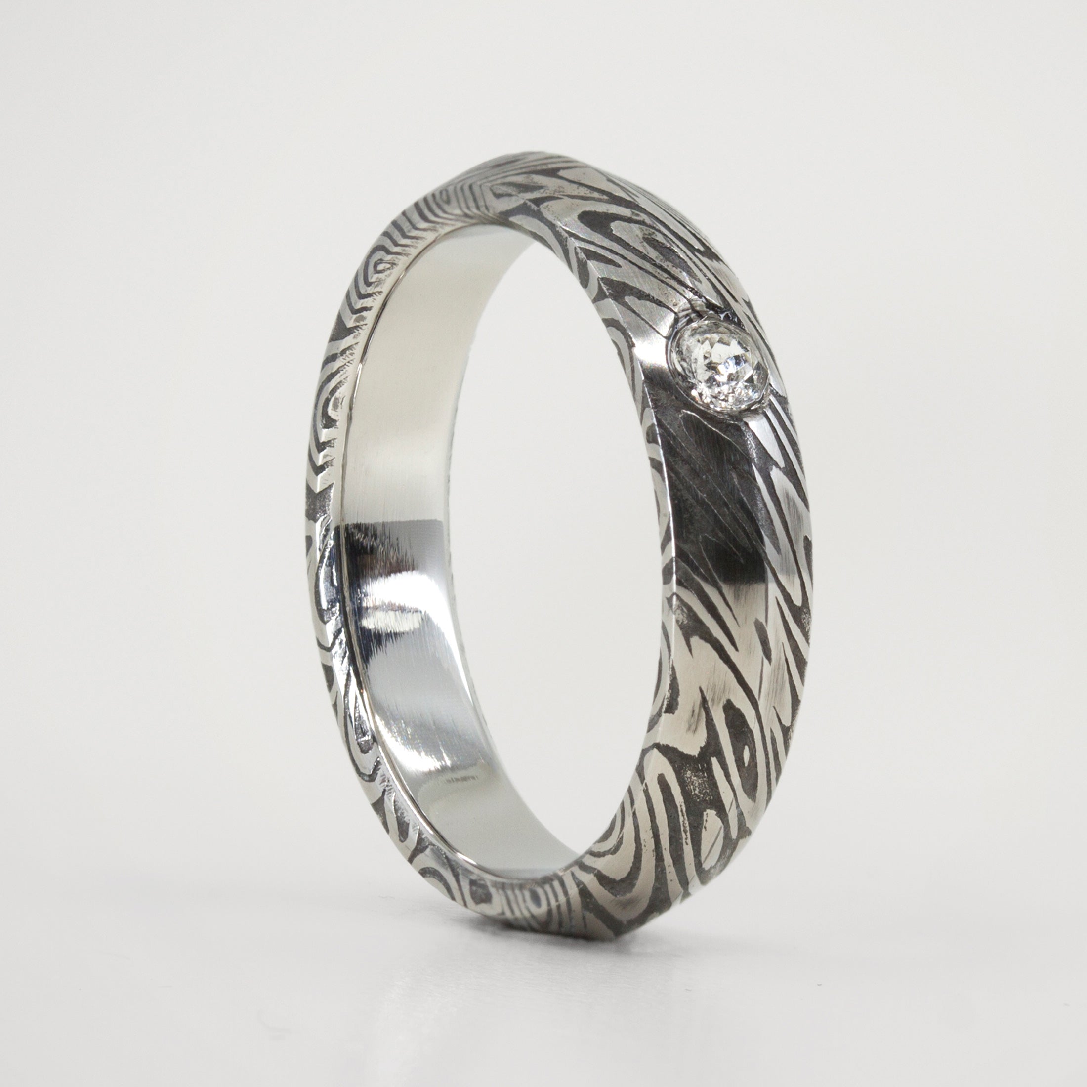 SAUCER Damascus steel ring