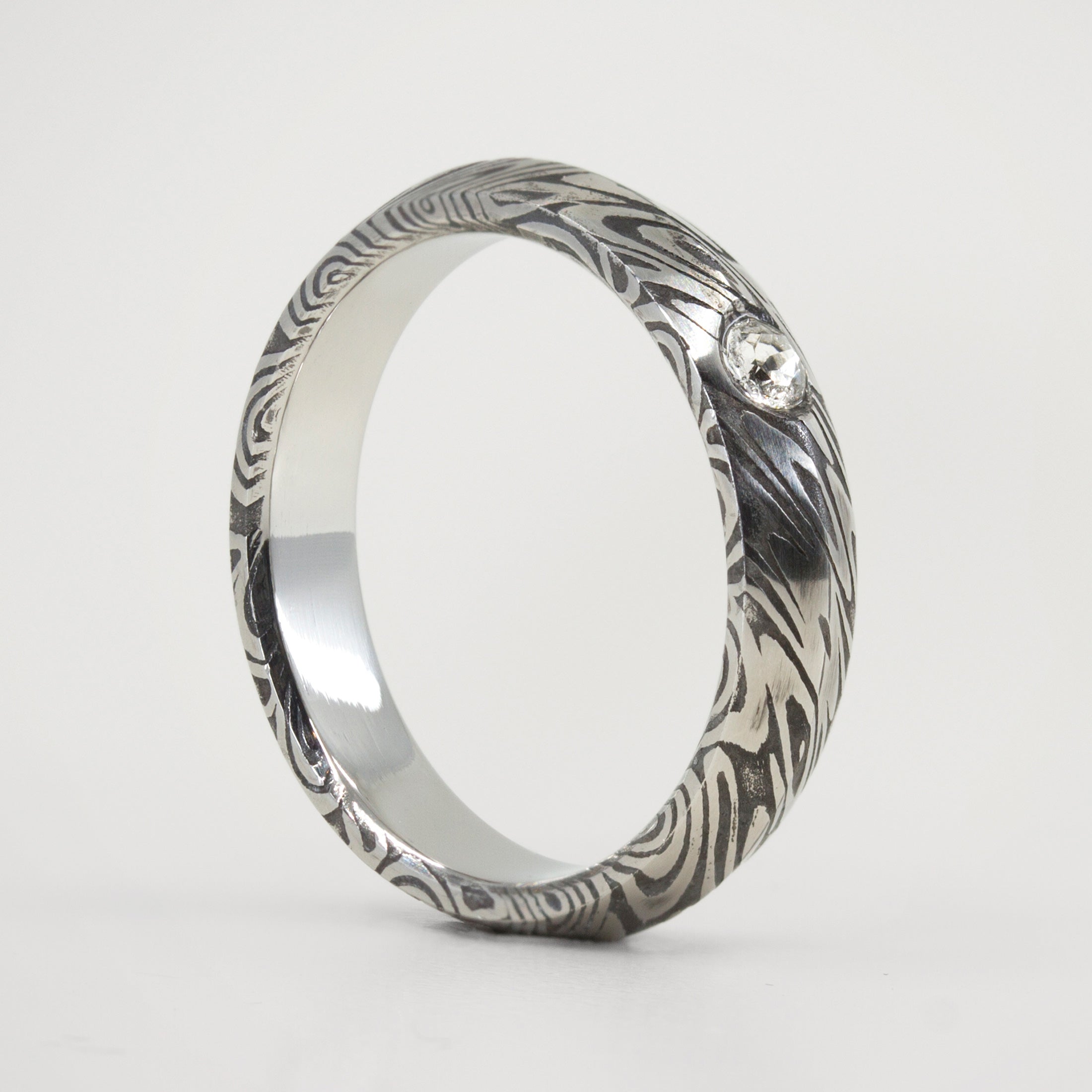 SAUCER Damascus steel ring