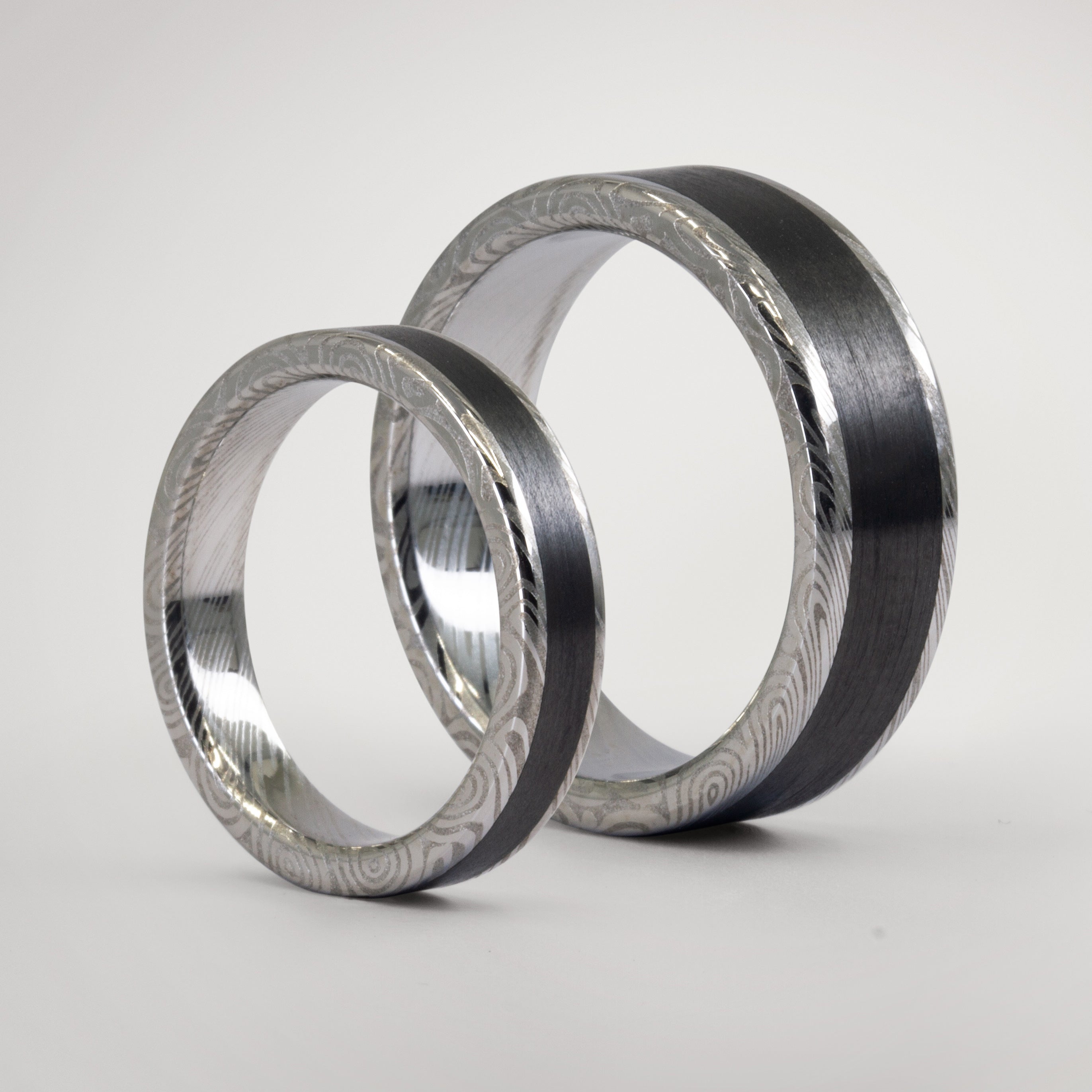 Set polished damascus steel and carbon fiber