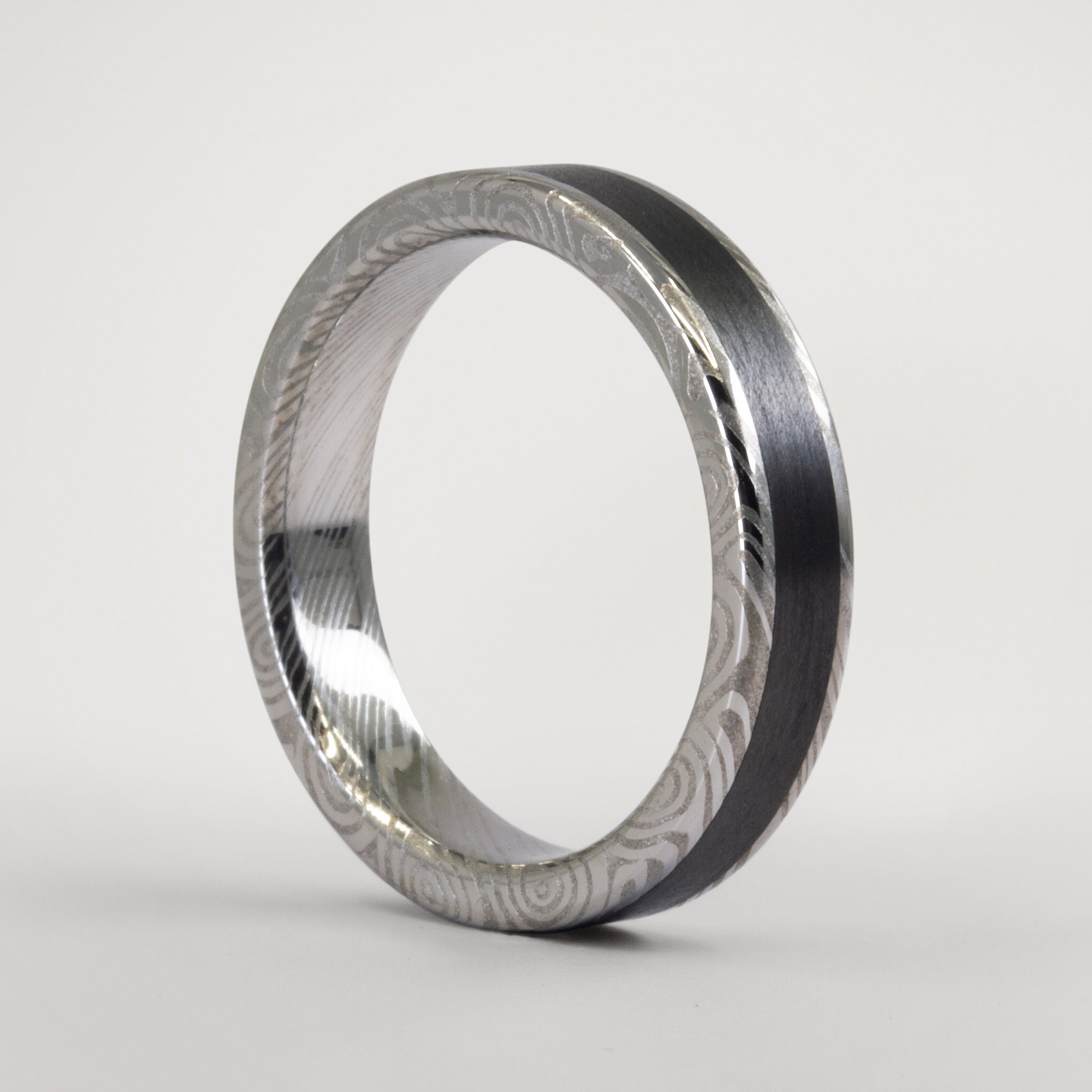 Set polished damascus steel and carbon fiber