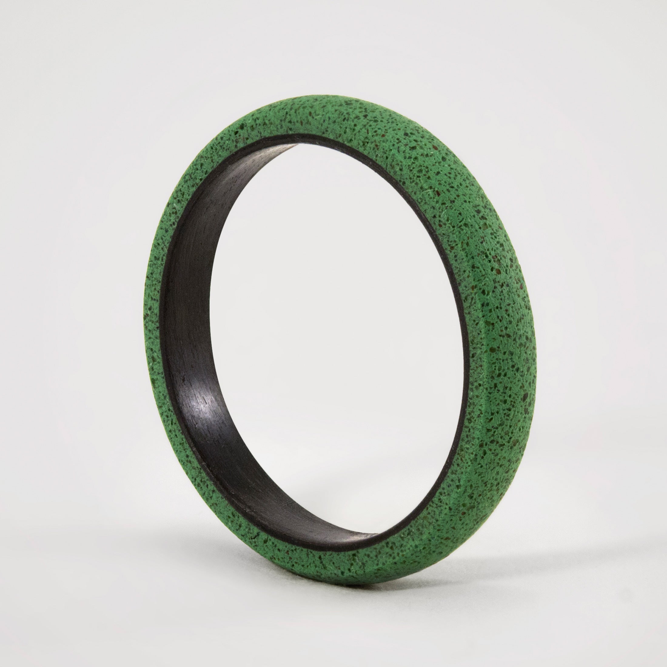 green concrete & carbon fiber ring