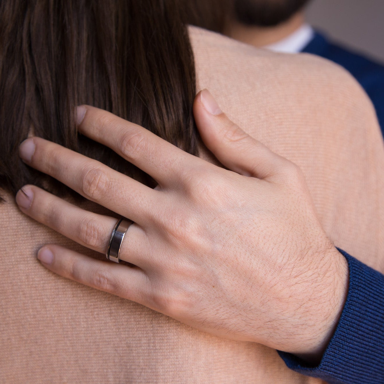 Polished titanium and carbon fiber men ring