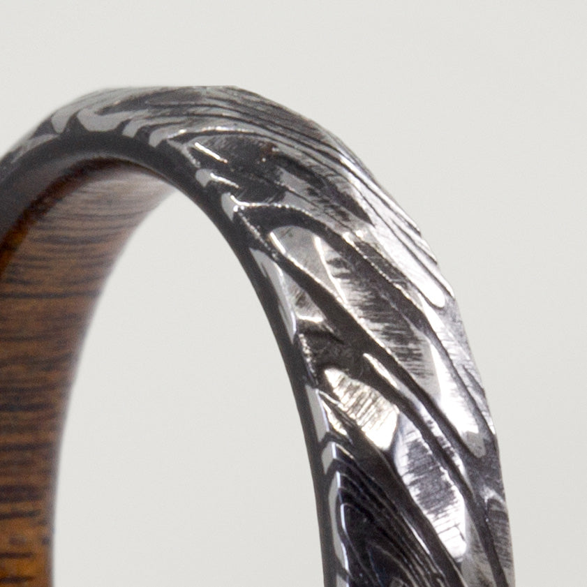 Set hammered damascus steel and wood