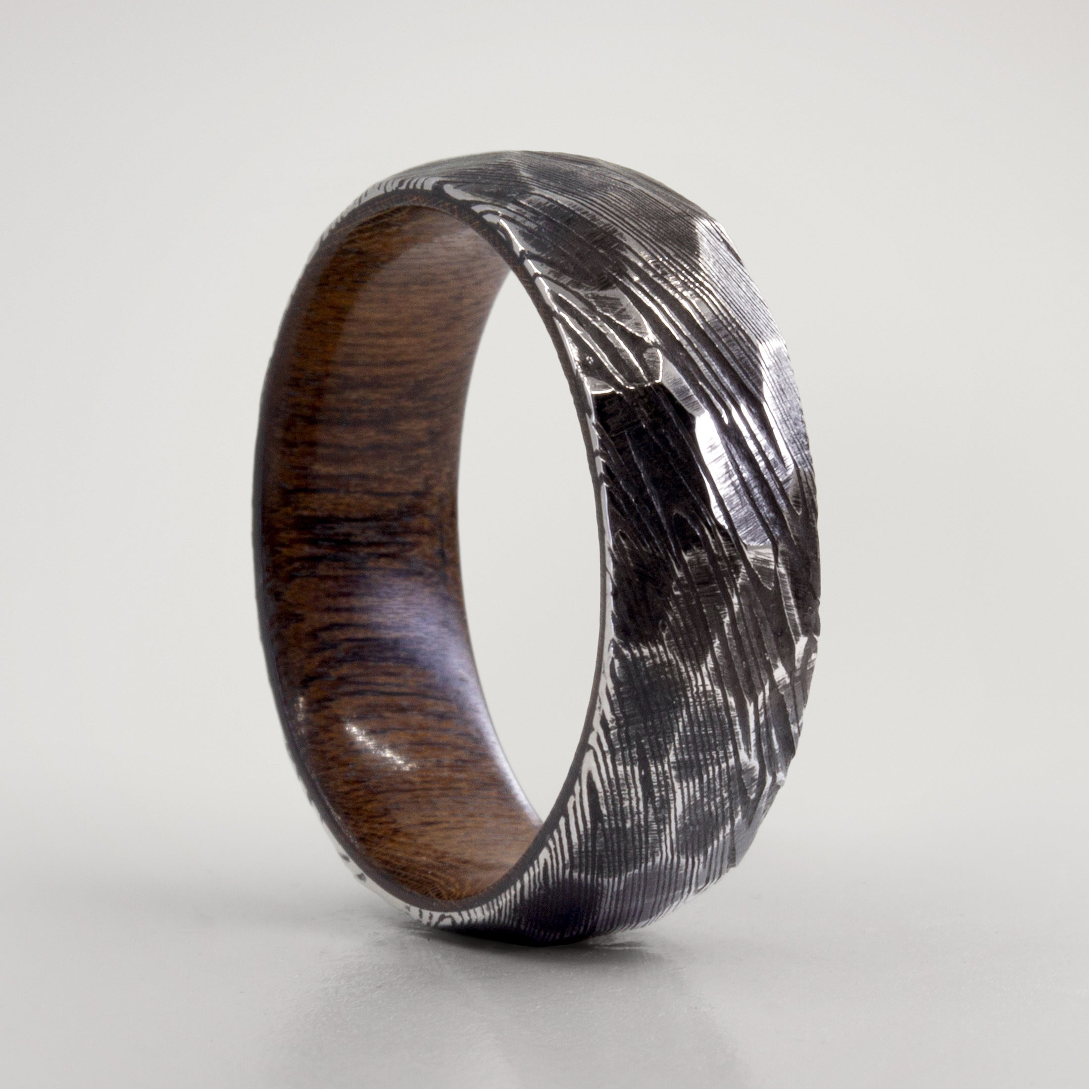Hammered damascus steel & wood men ring