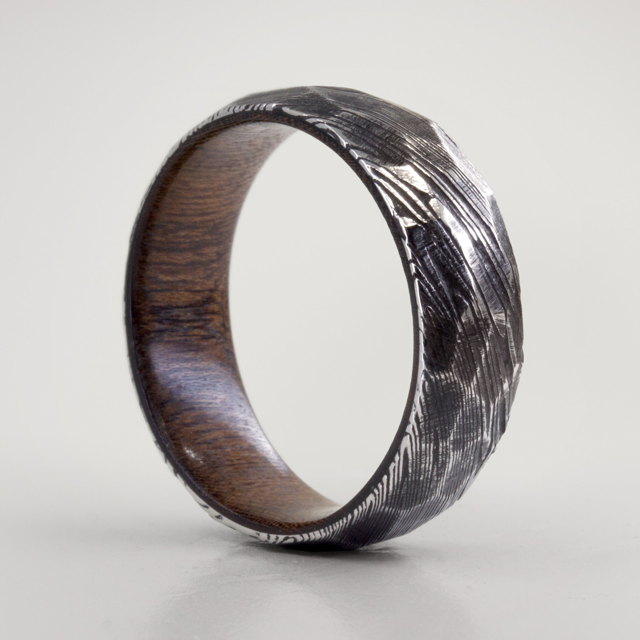 Set hammered damascus steel and wood