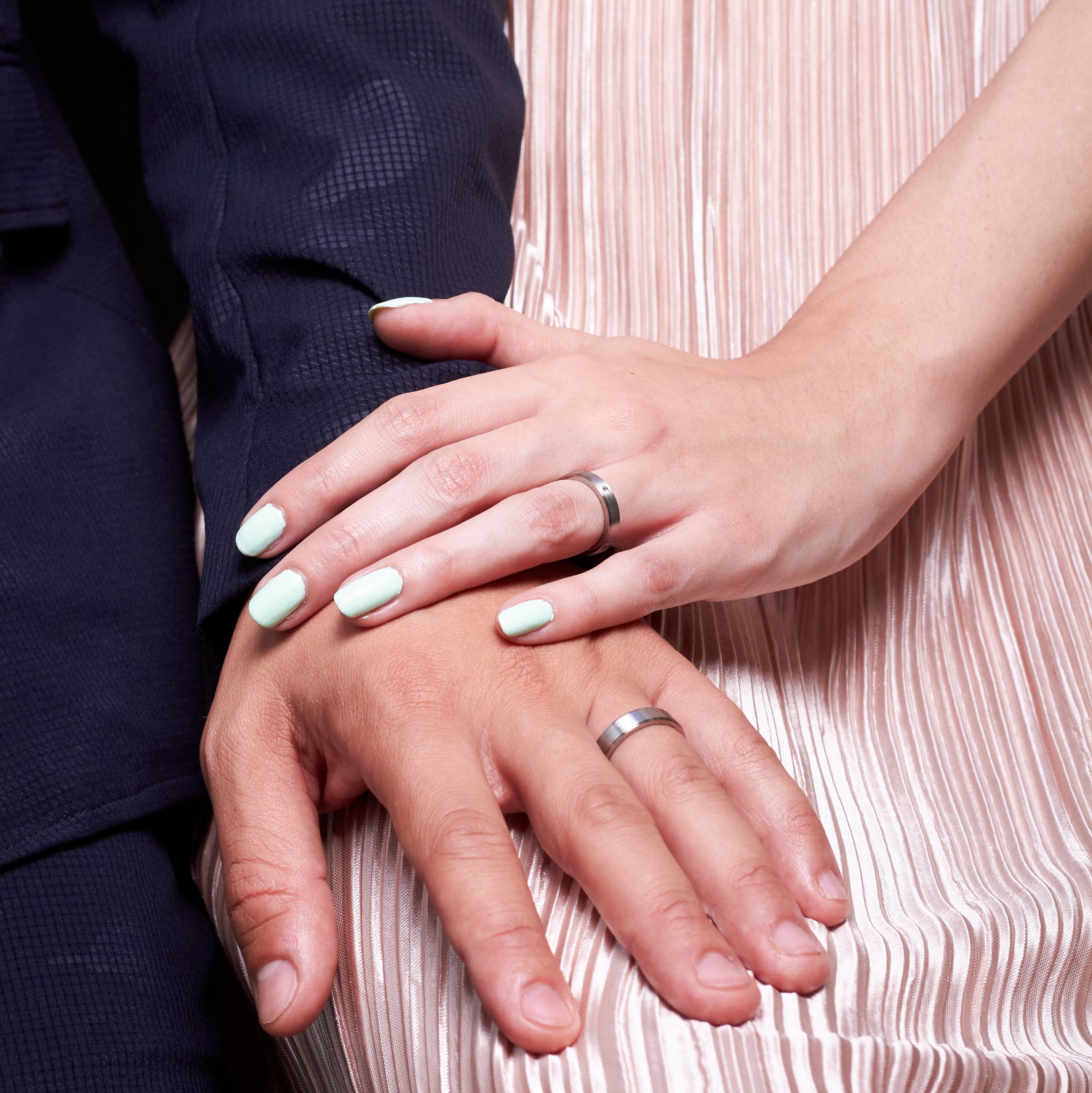 R2G! - SET BRUSHED TITANIUM