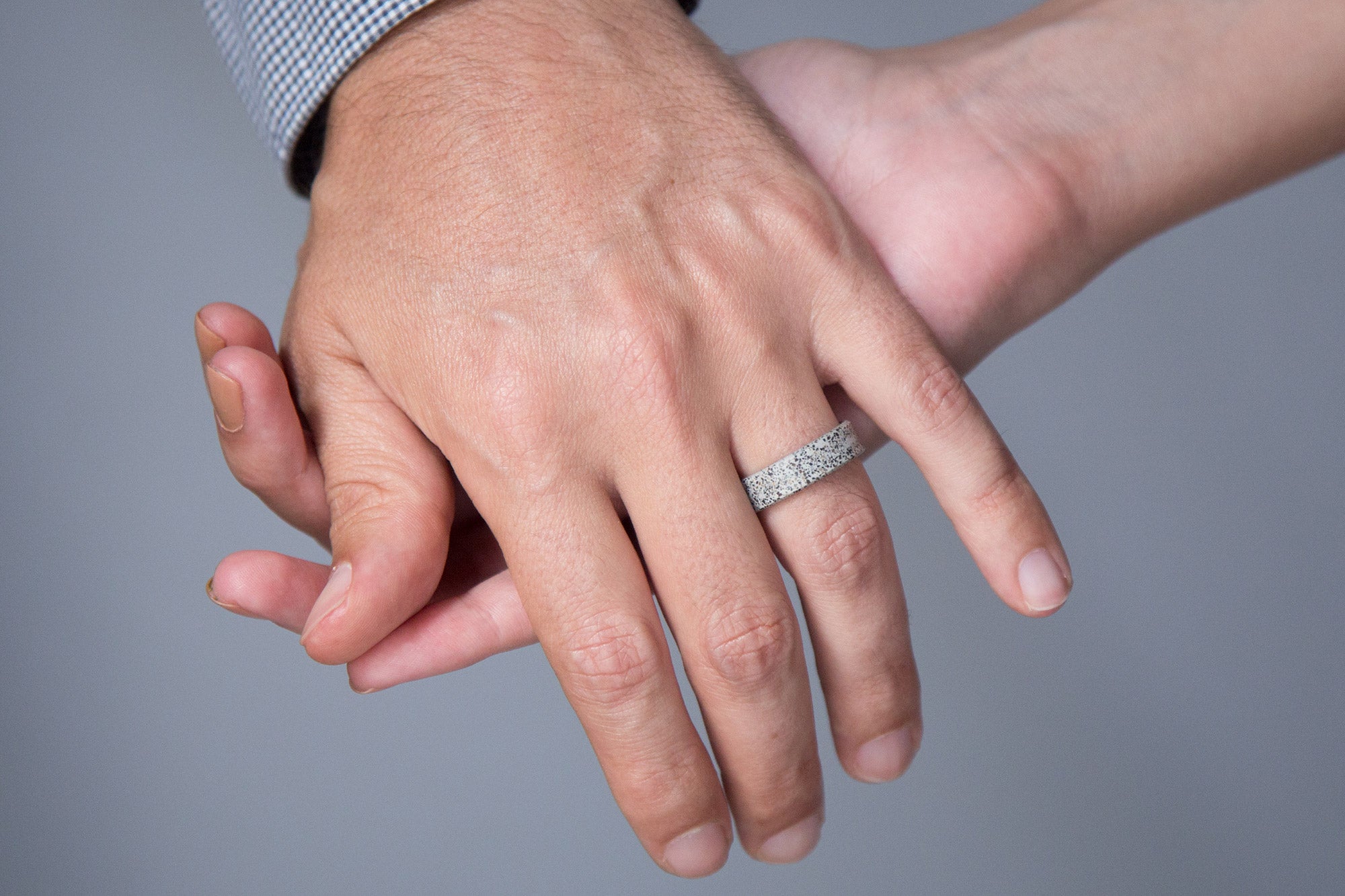 Patagonic Concrete and titanium men ring