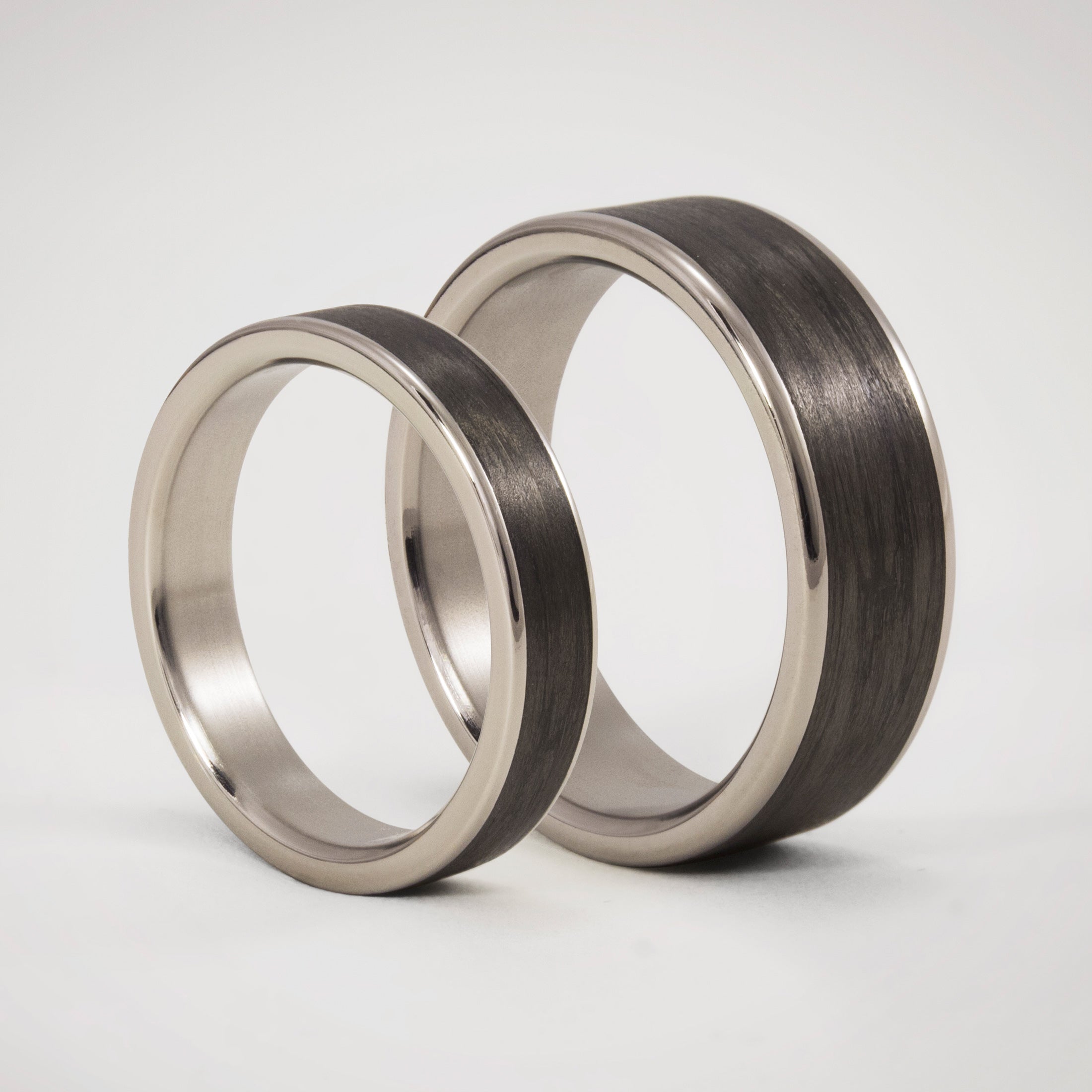 Set carbon fiber and polished titanium