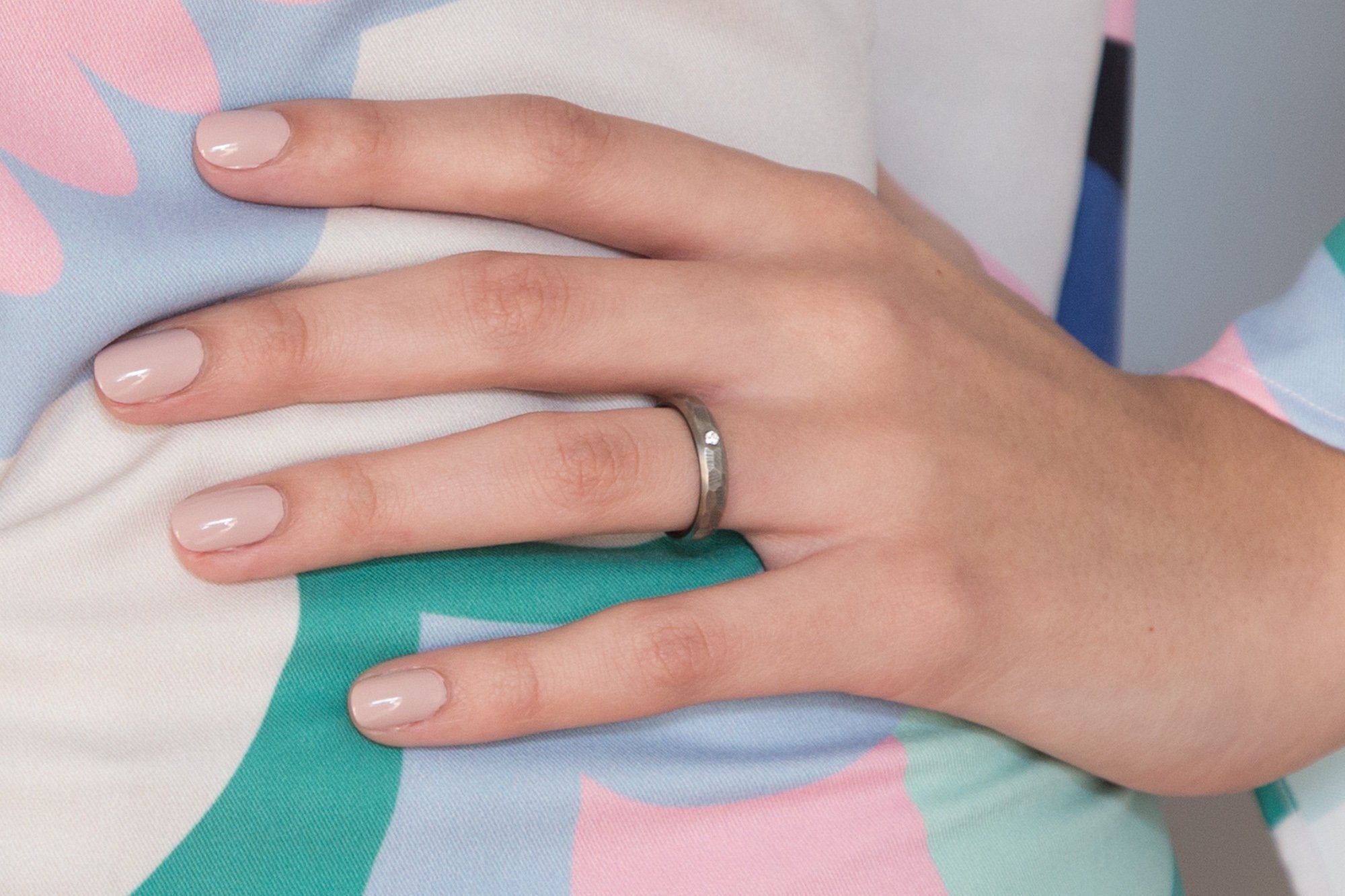 Hammered titanium with lapacho inside Ring - Loreto Rings