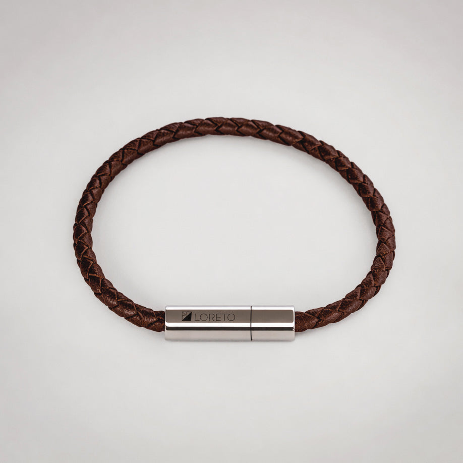 Geflochtenes Armband aus braunem Leder, 100 % argentinisches Leder und Titan