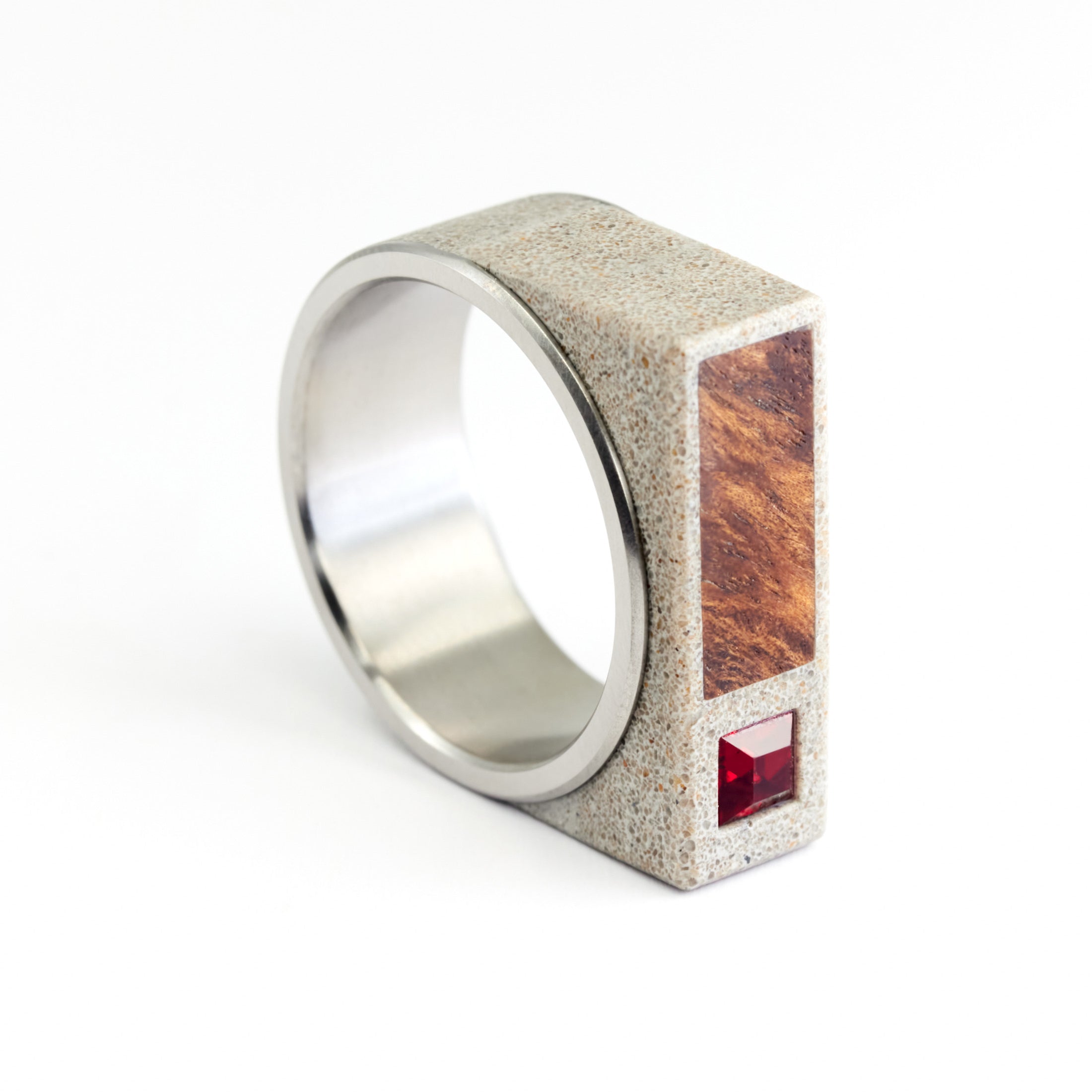 RING STARK EUCALYPTUS RED