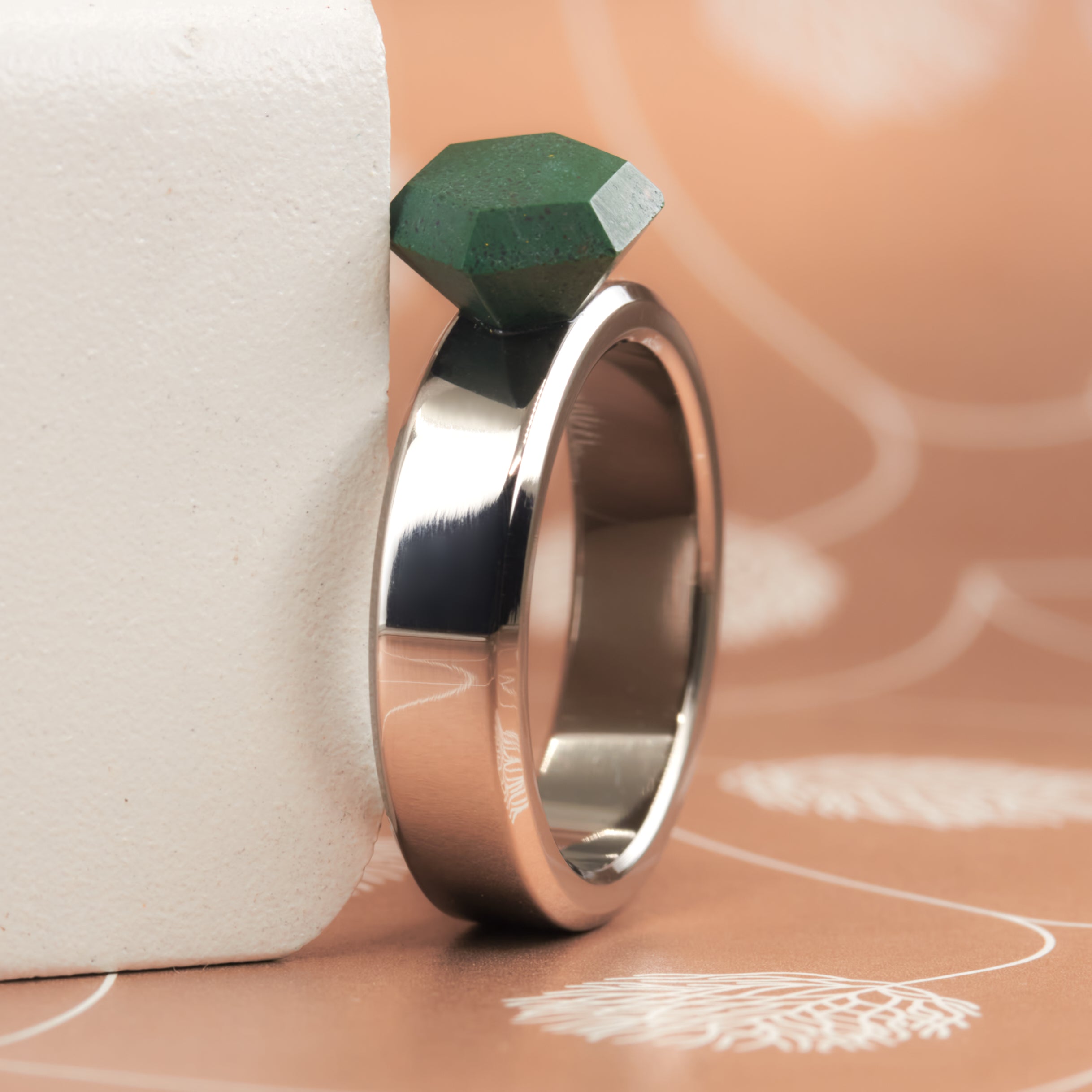 Alternative Solitaire Green Concrete diamond Ring