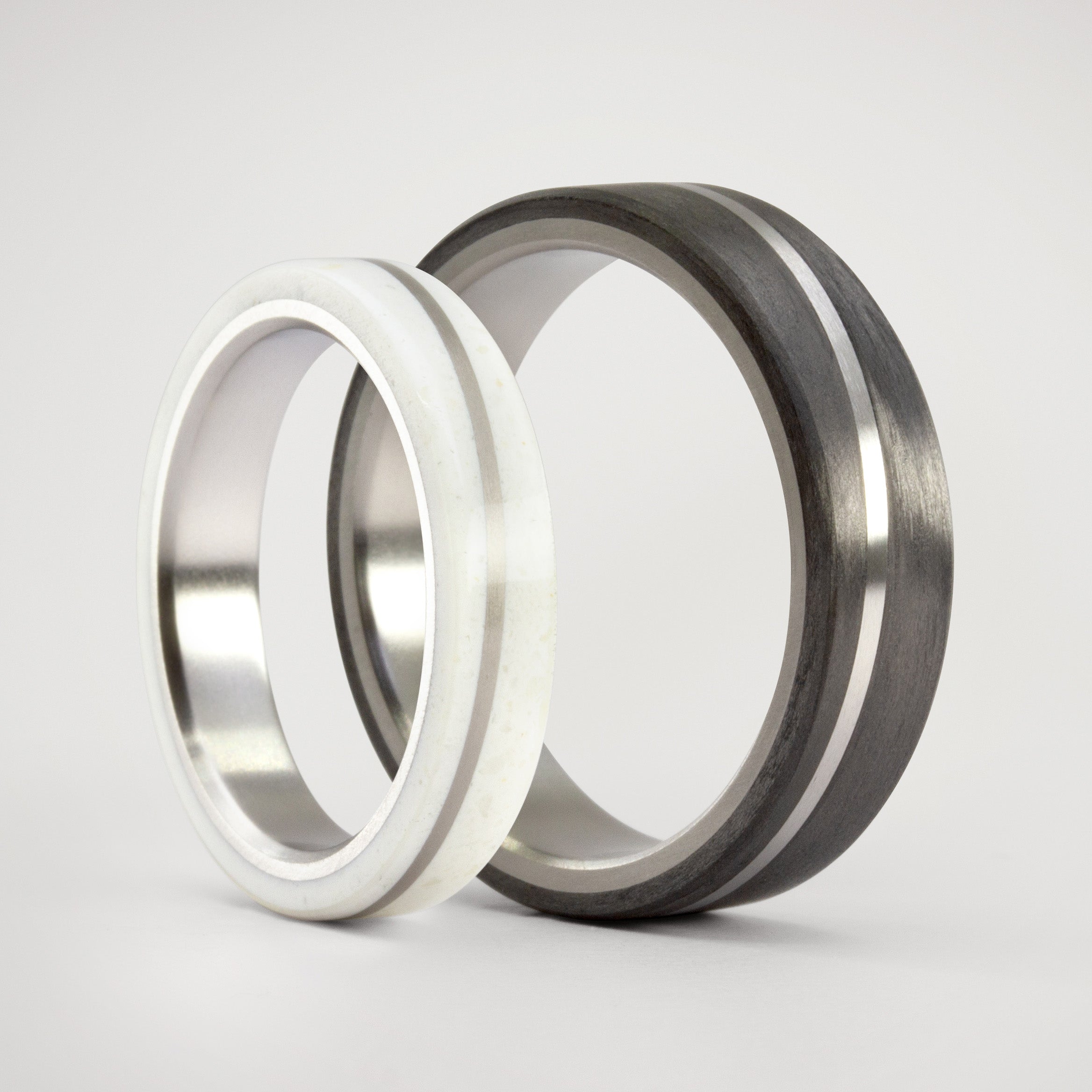 Set combined diagonal carrara marble and carbon fiber