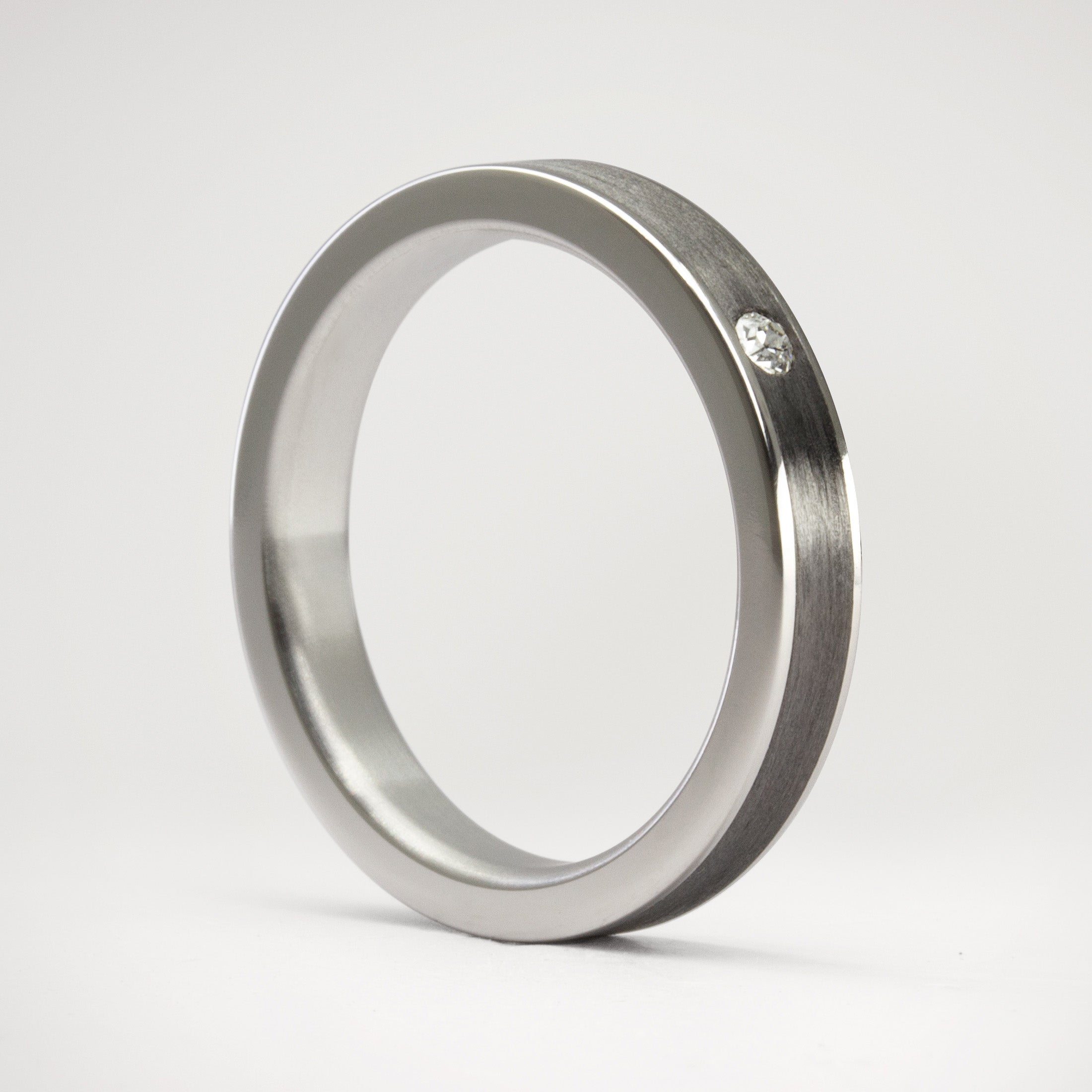 SET CARBON FIBER AND POLISHED TITANIUM WITH WHITE CRYSTAL