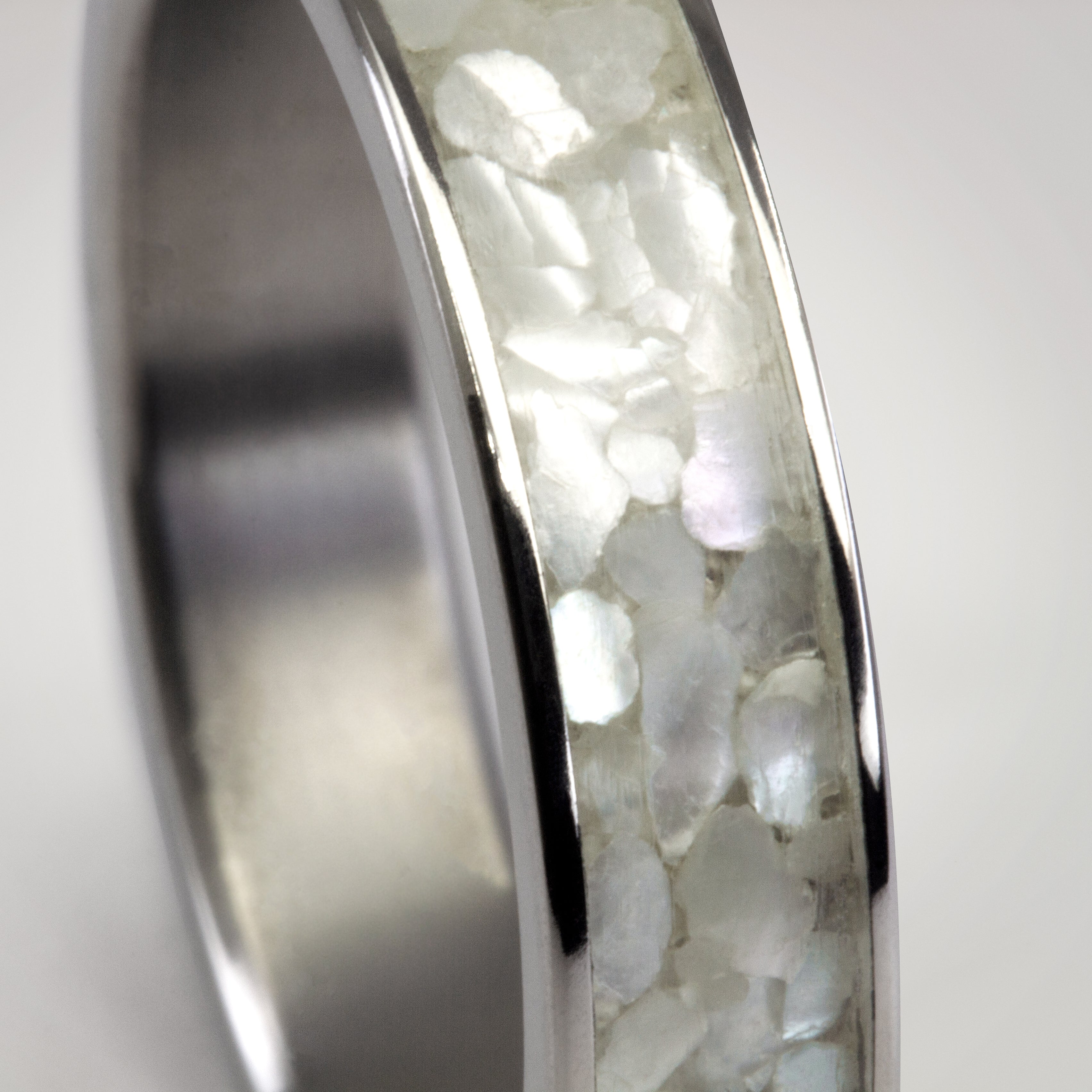 Nacre and titanium ring
