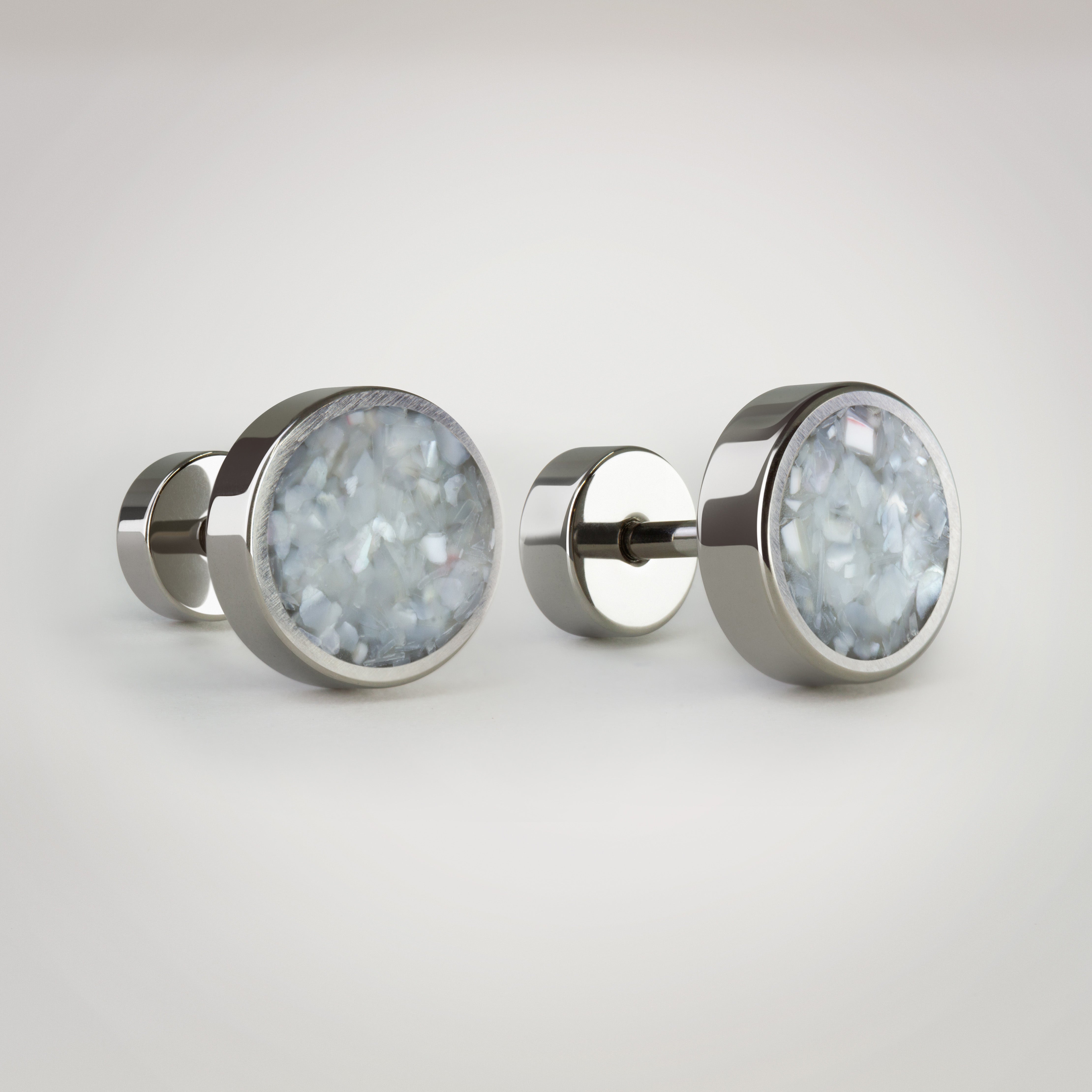 Titanium and Nacre earrings M