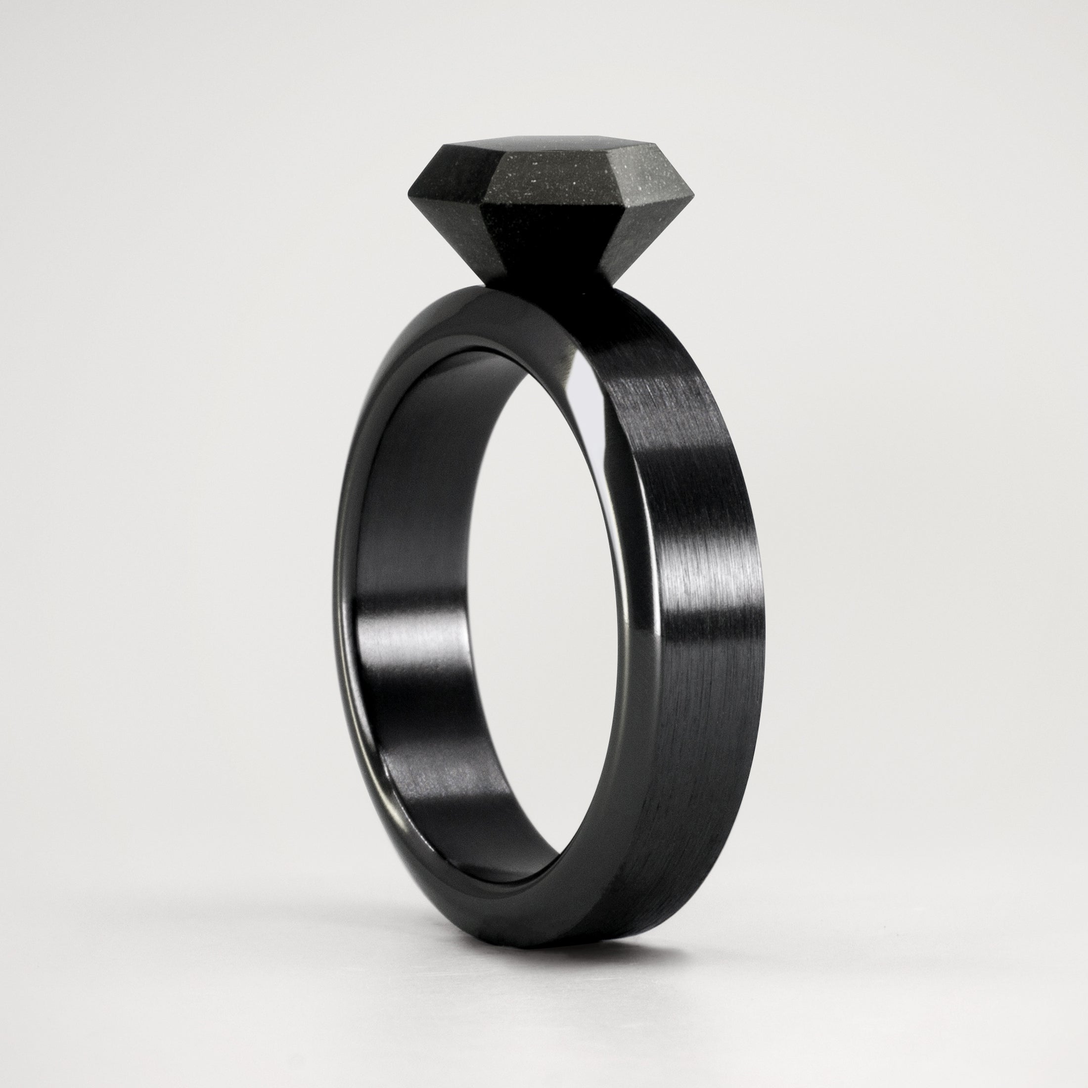 Set Brushed and Hammered Zirconium with graphite diamond