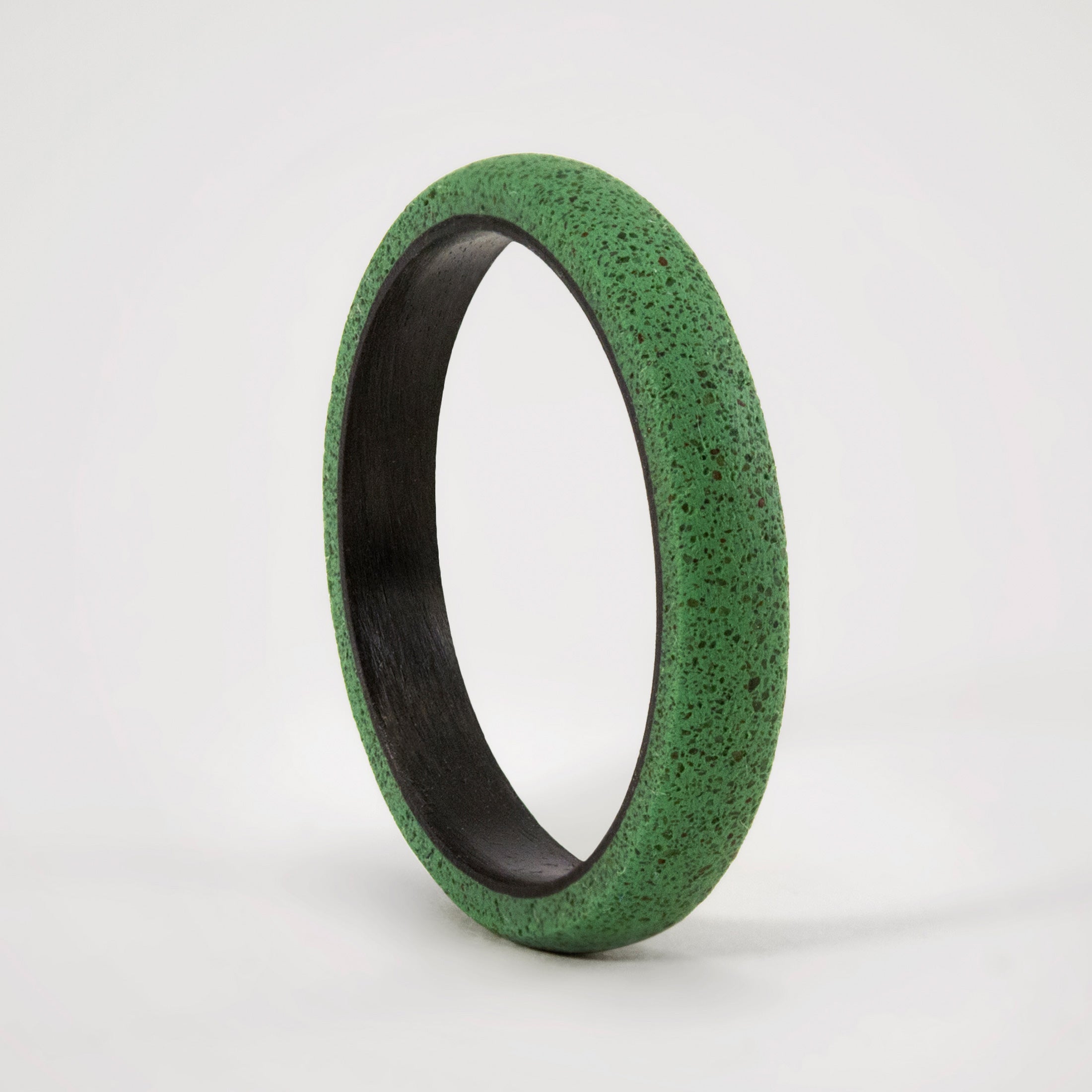green concrete & carbon fiber ring