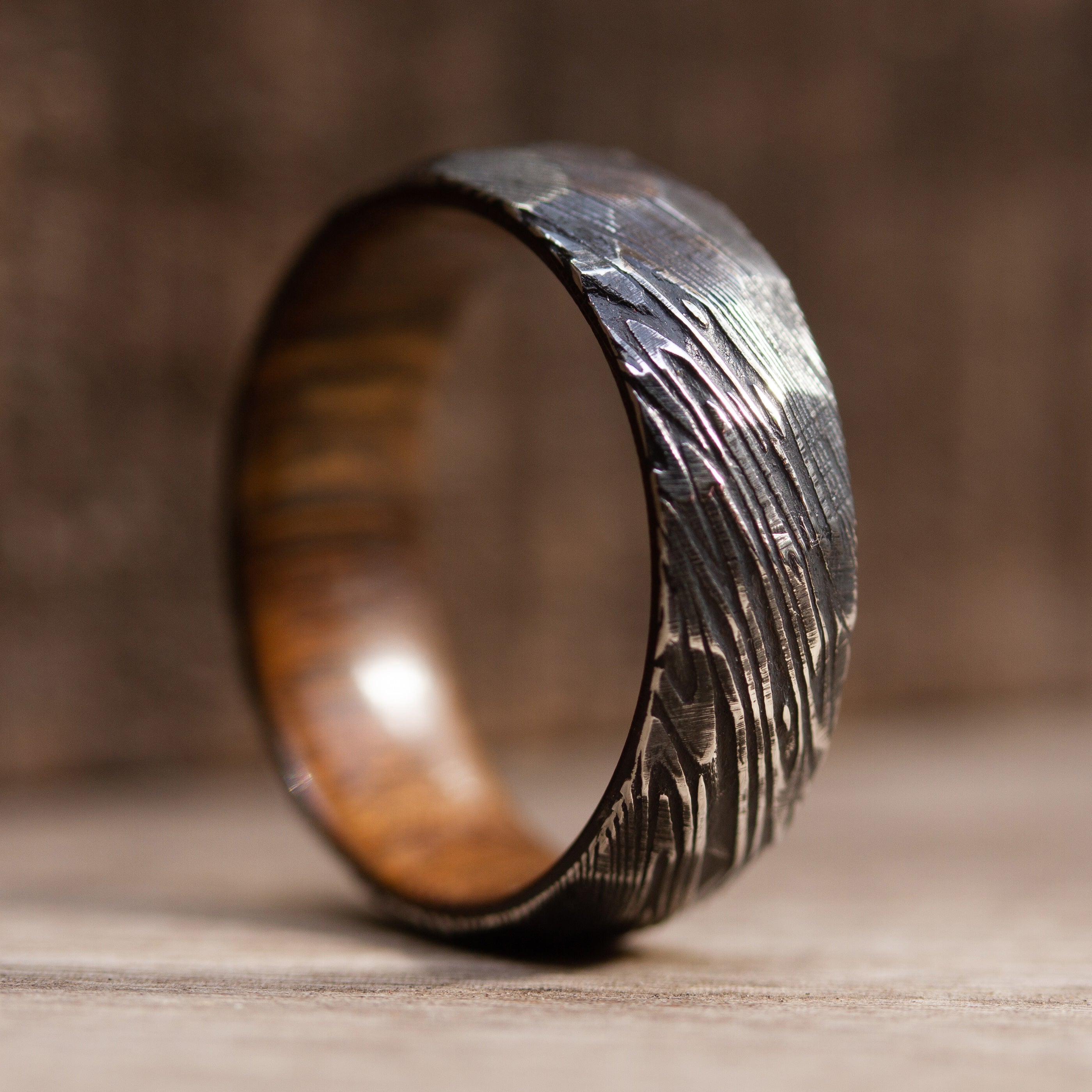 Hammered damascus steel & wood men ring