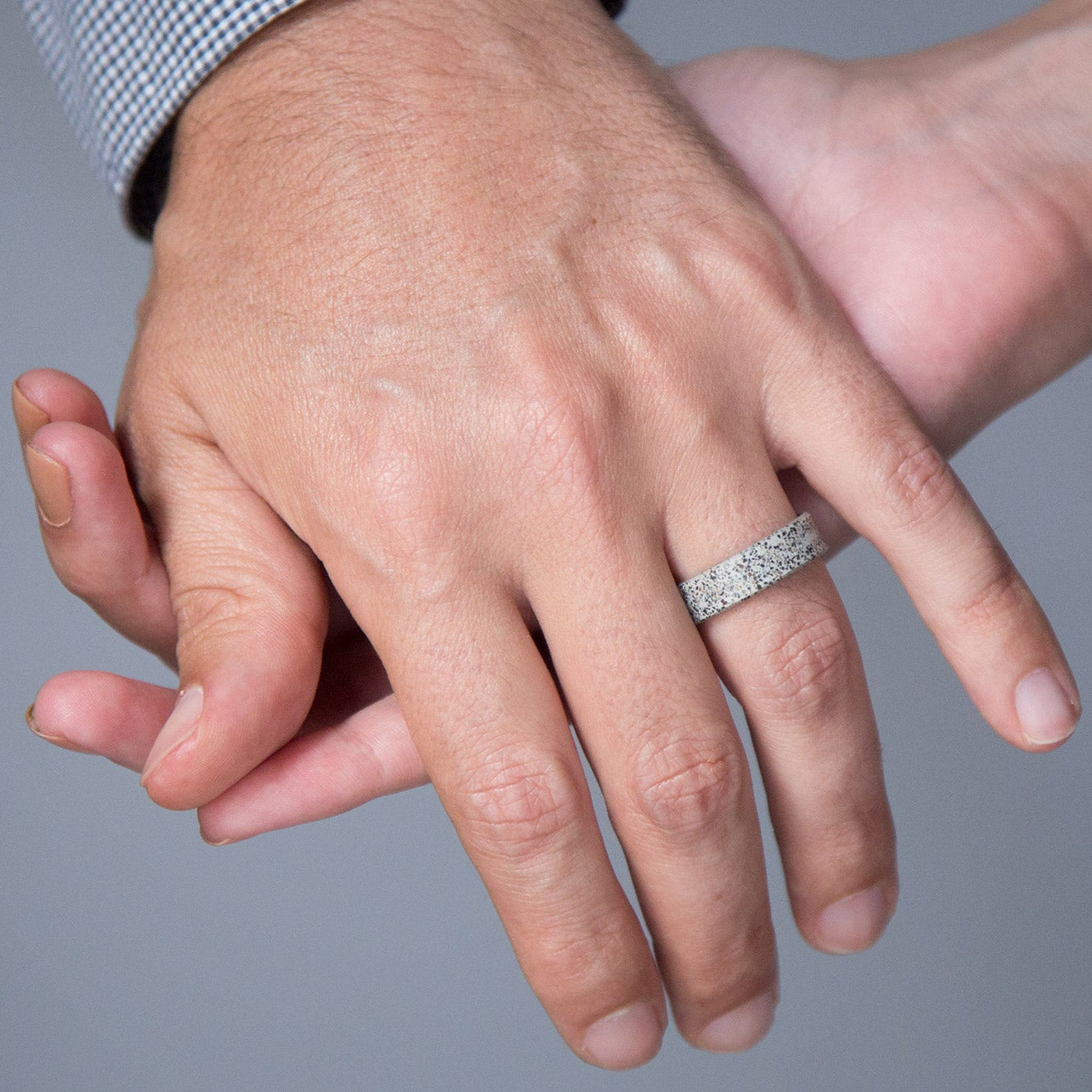 Patagonic Concrete and titanium men ring