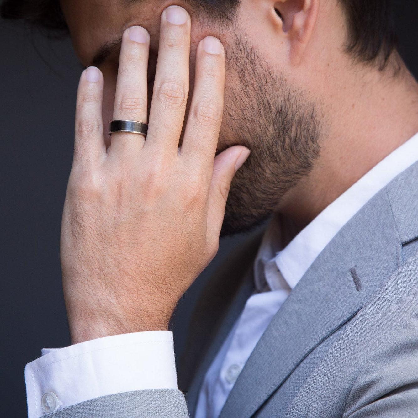 Set carbon fiber and polished titanium