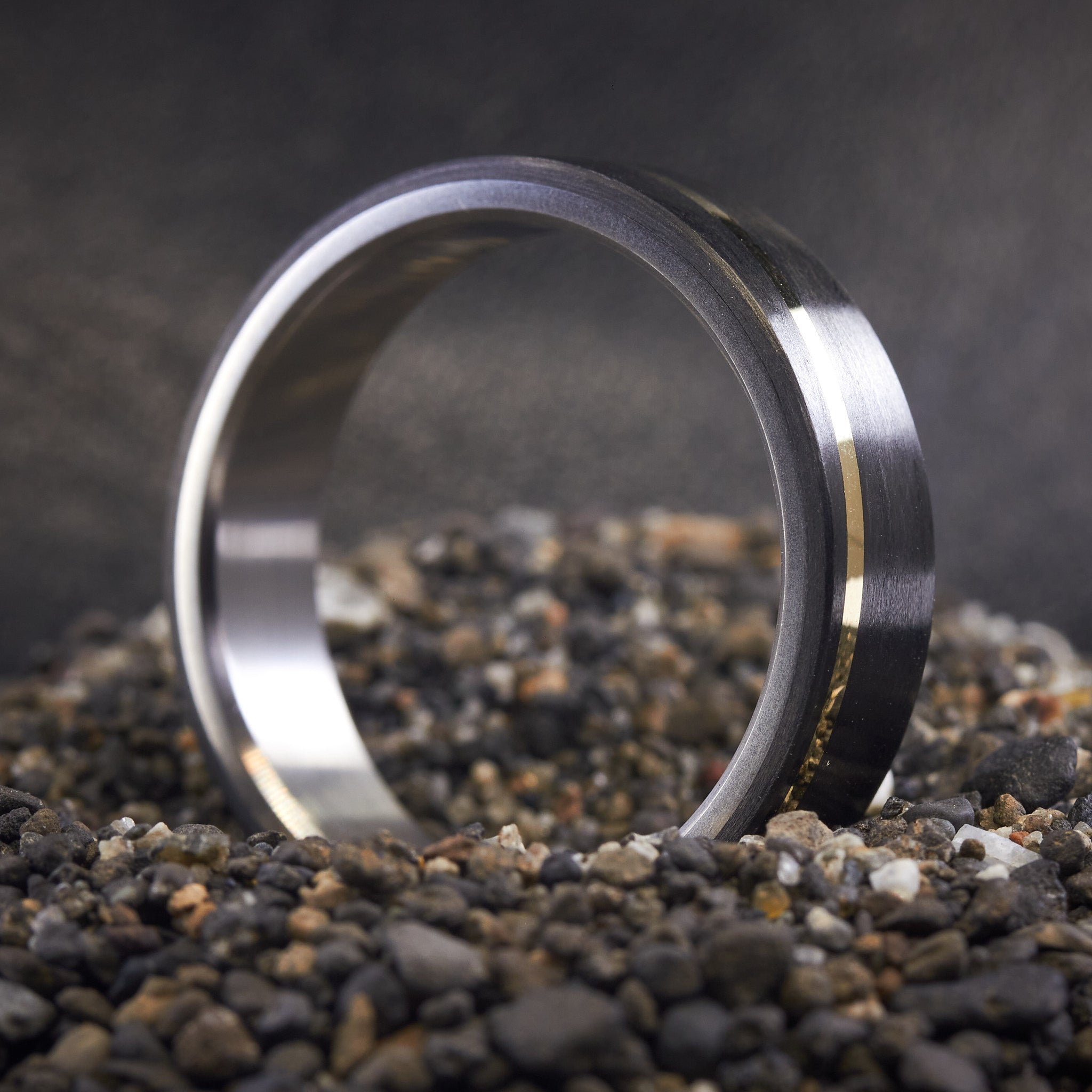 Carbon fiber, 18K GOLD and titanium Ring