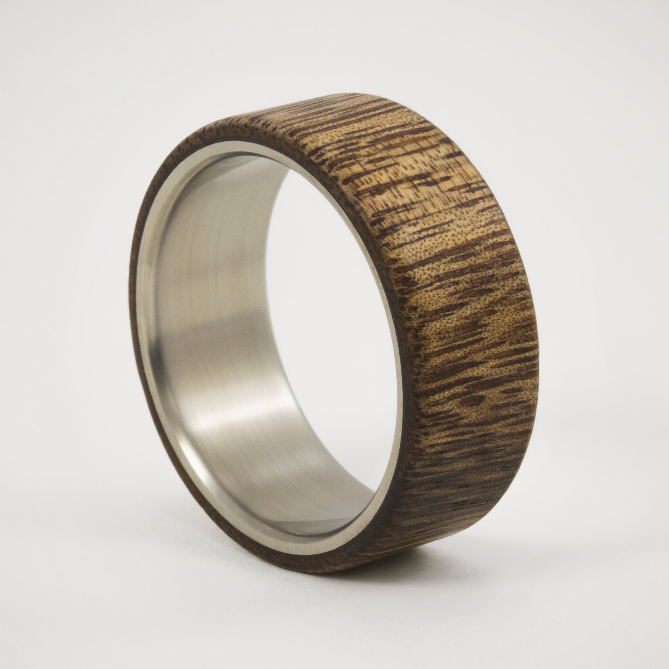 Viraro wood and titanium ring