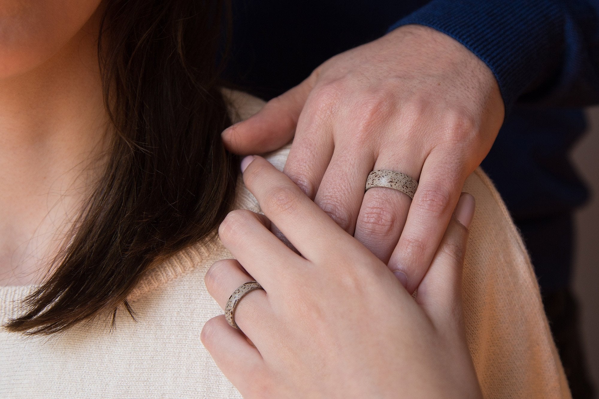 Round concrete blended with lapacho wood Wedding bands - Loreto Rings 