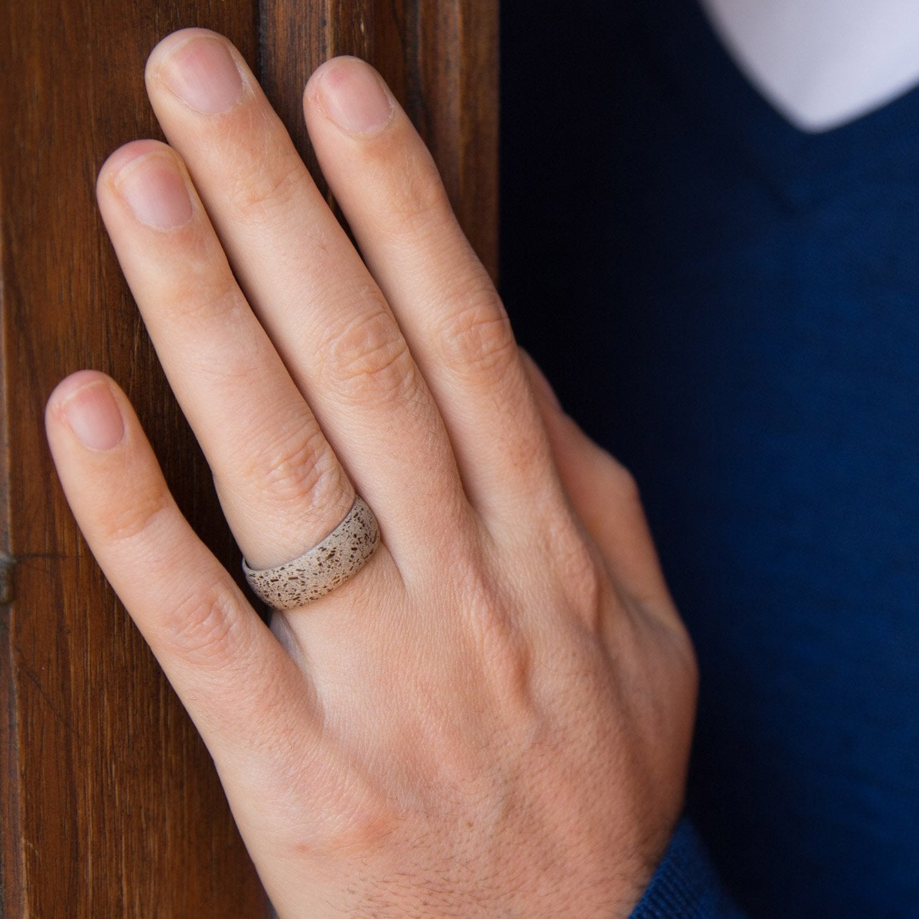 Round concrete blended with lapacho wood Wedding bands - Loreto Rings 