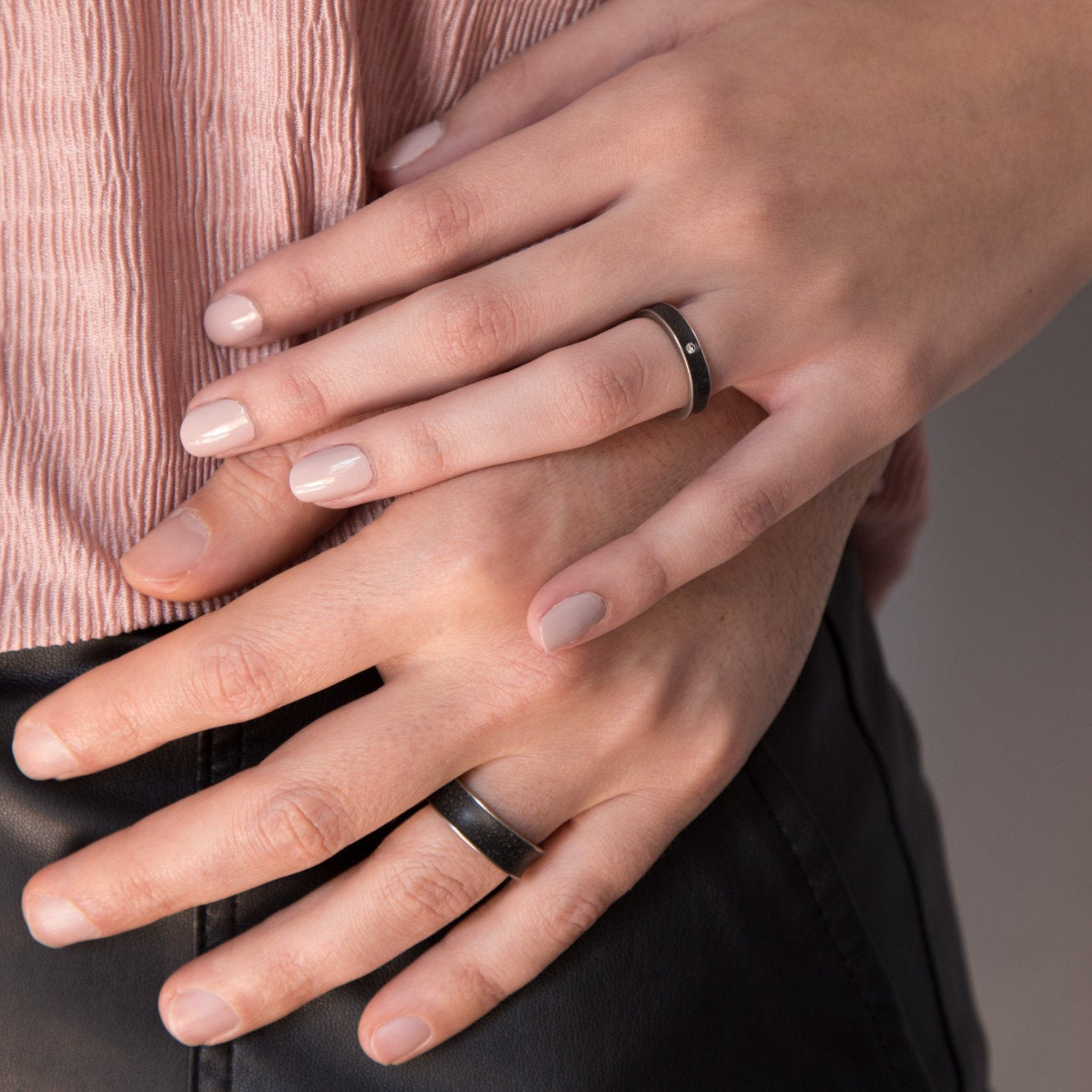 Black concrete and titanium with Swarovski Wedding bands - Loreto Rings 