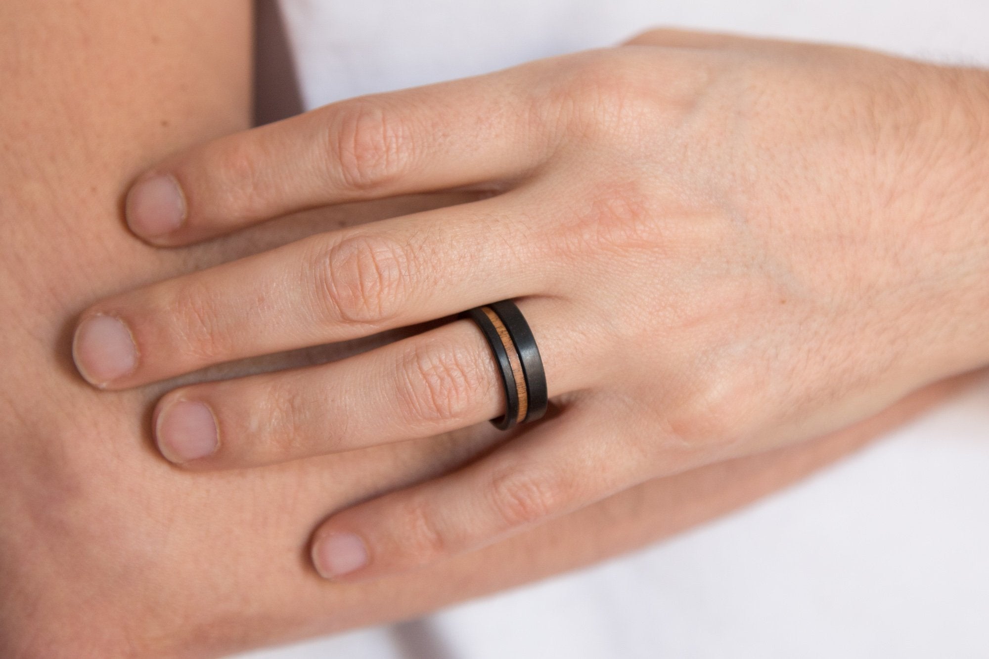 Black concrete with wood inlay in bas-relief Ring - Loreto Rings 