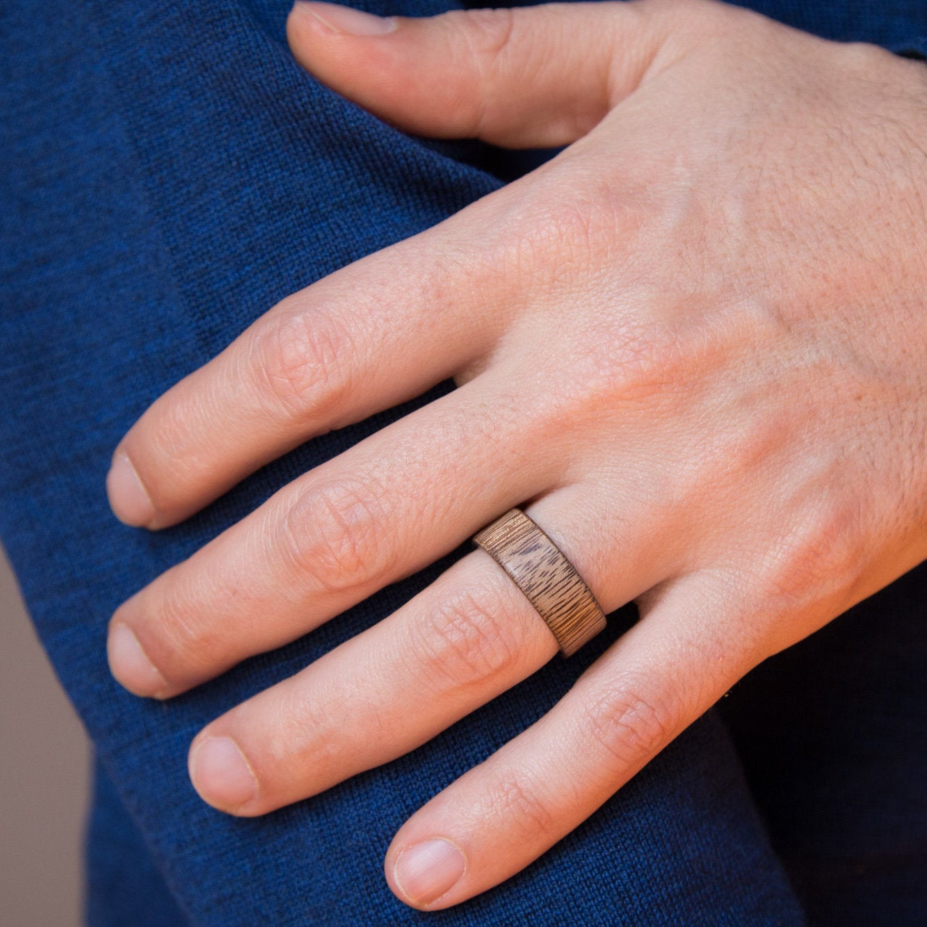 Flat viraro wood and titanium Ring - Loreto Rings 