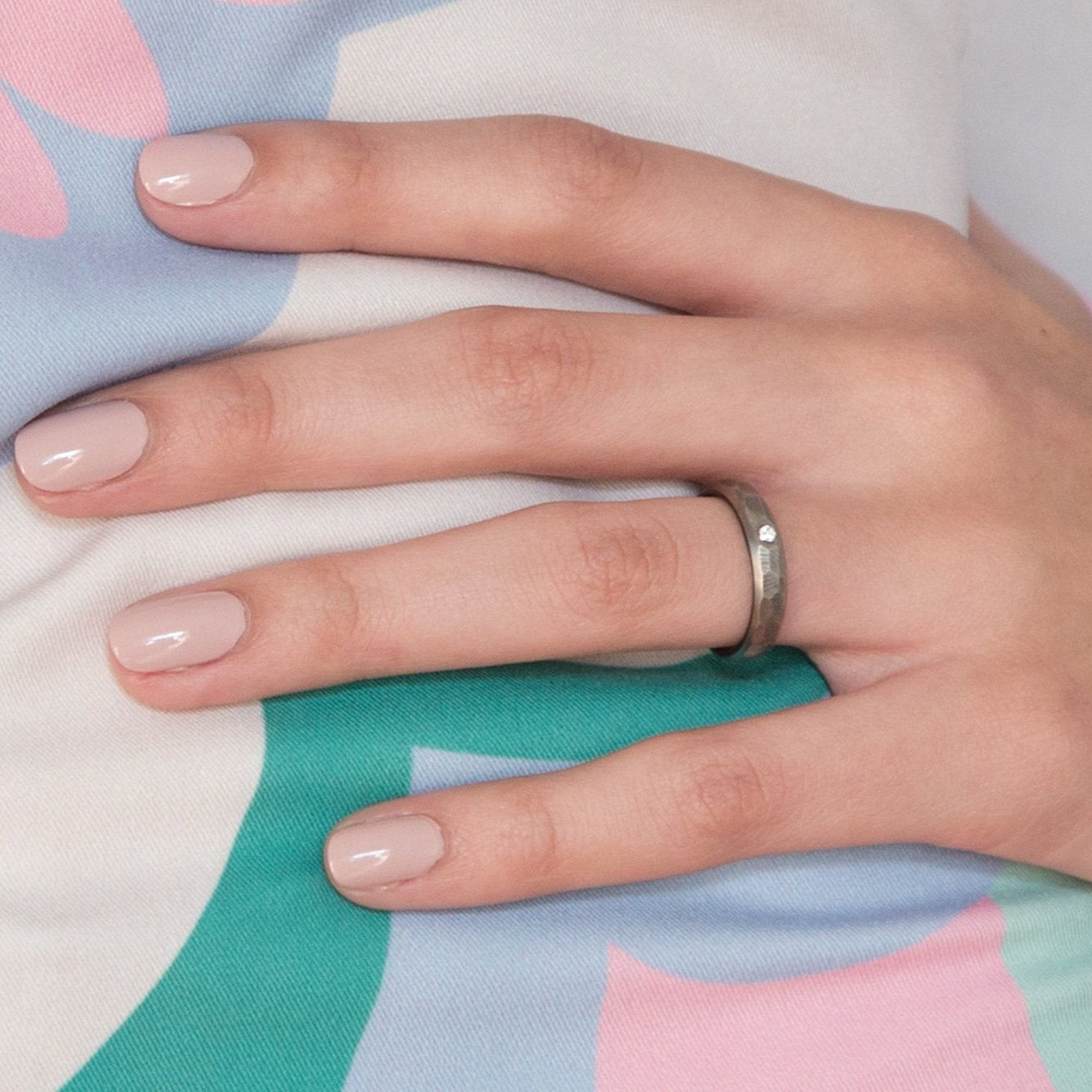 Hammered titanium with lapacho inside Ring - Loreto Rings 